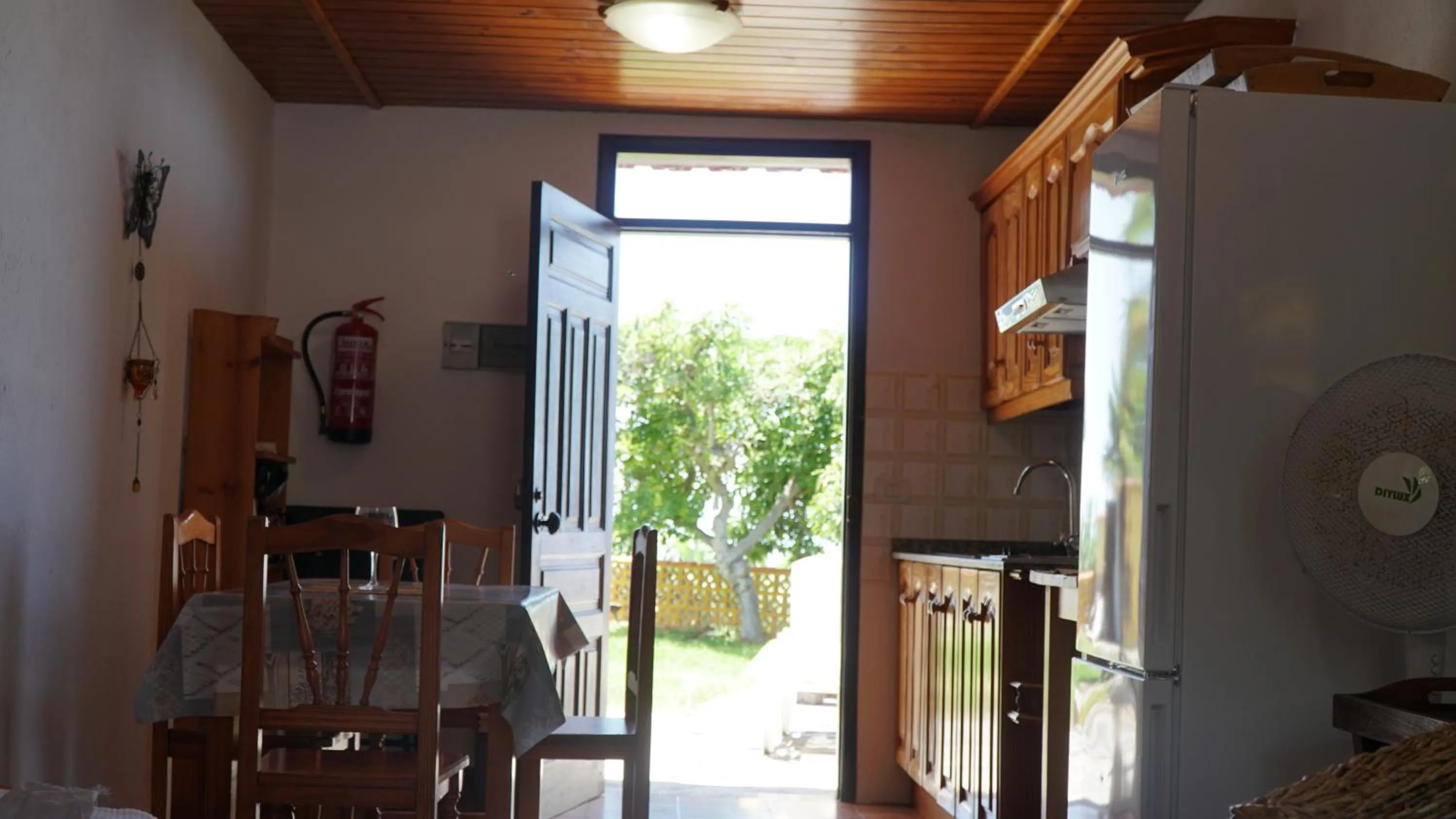 Dining area in Los Padres B