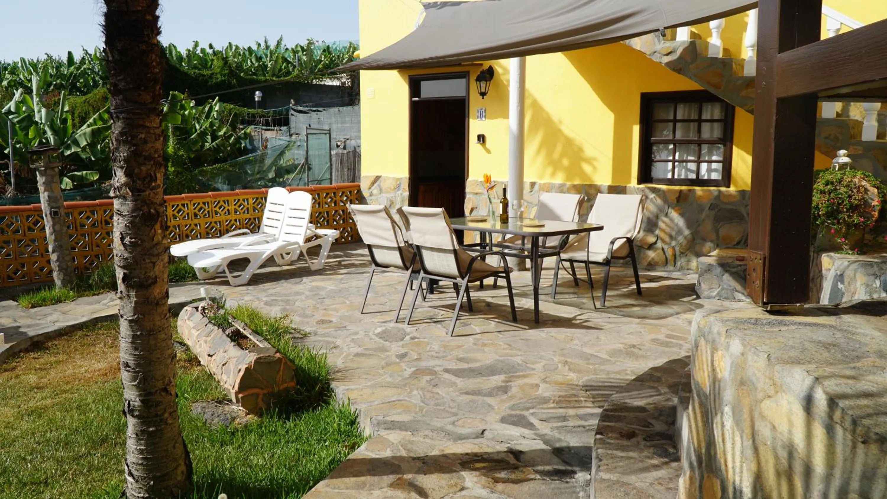 Patio in Los Padres B