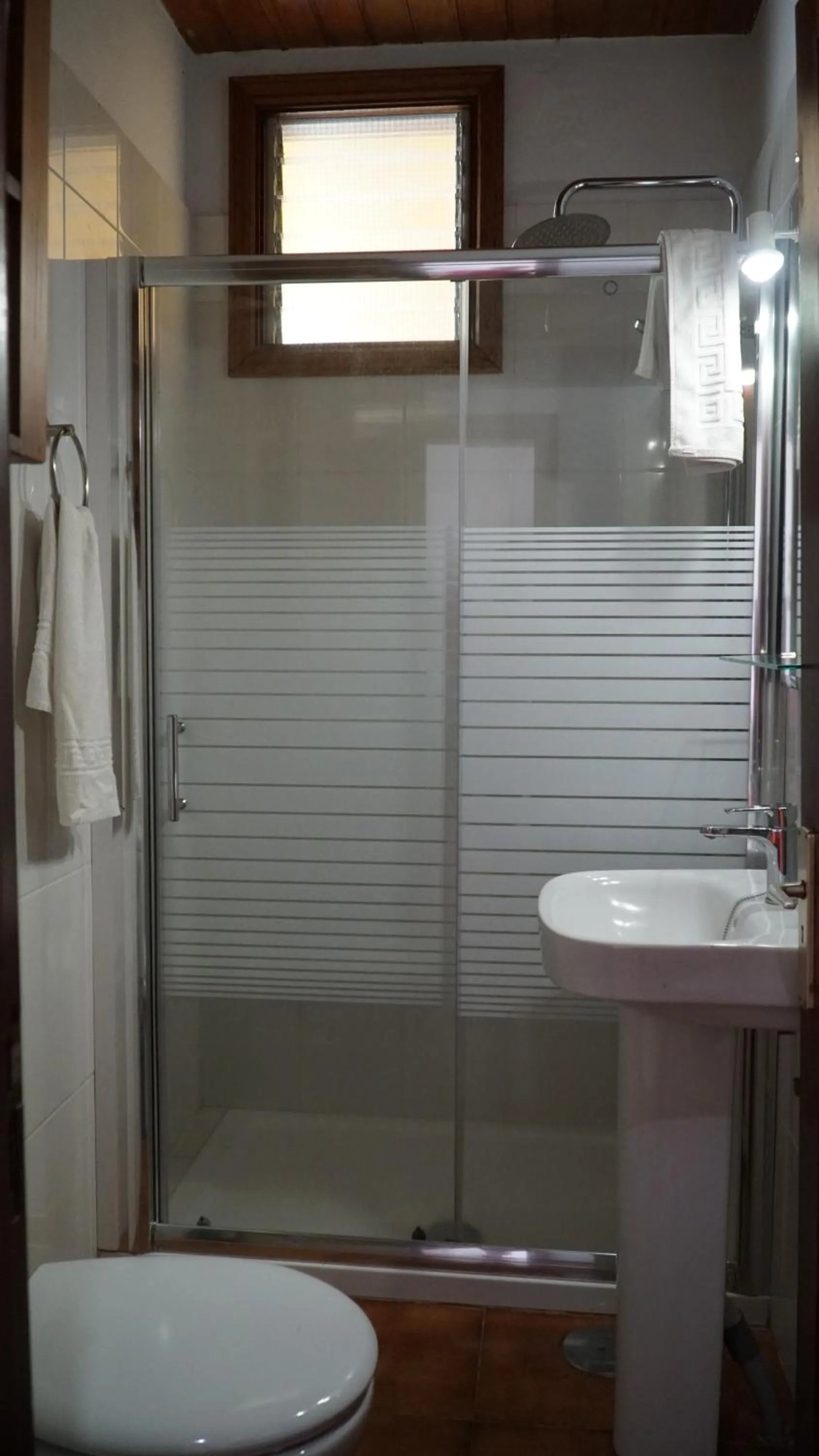 Bathroom in Los Padres B