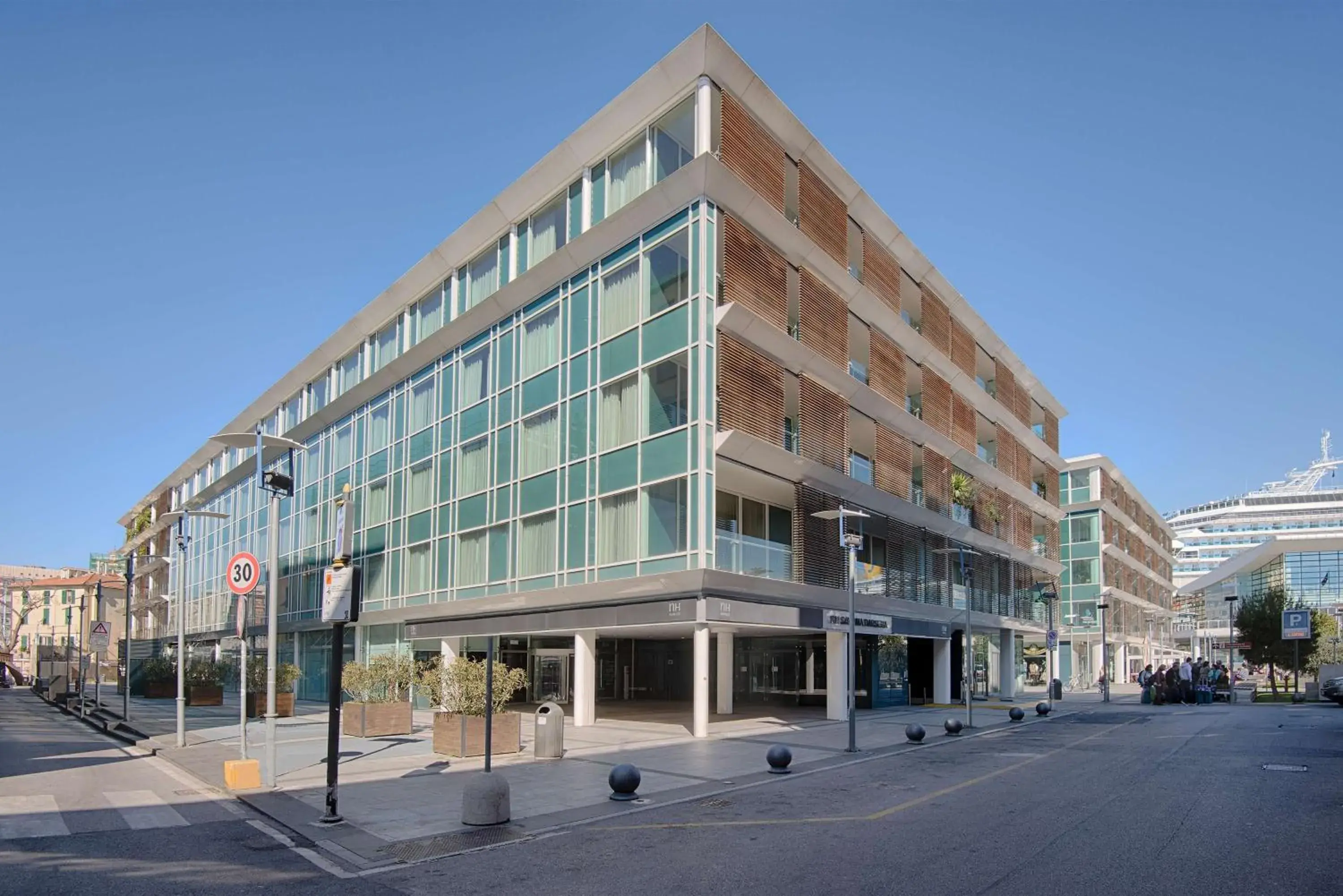 Property building in NH Savona Darsena Property building in NH Savona Darsena