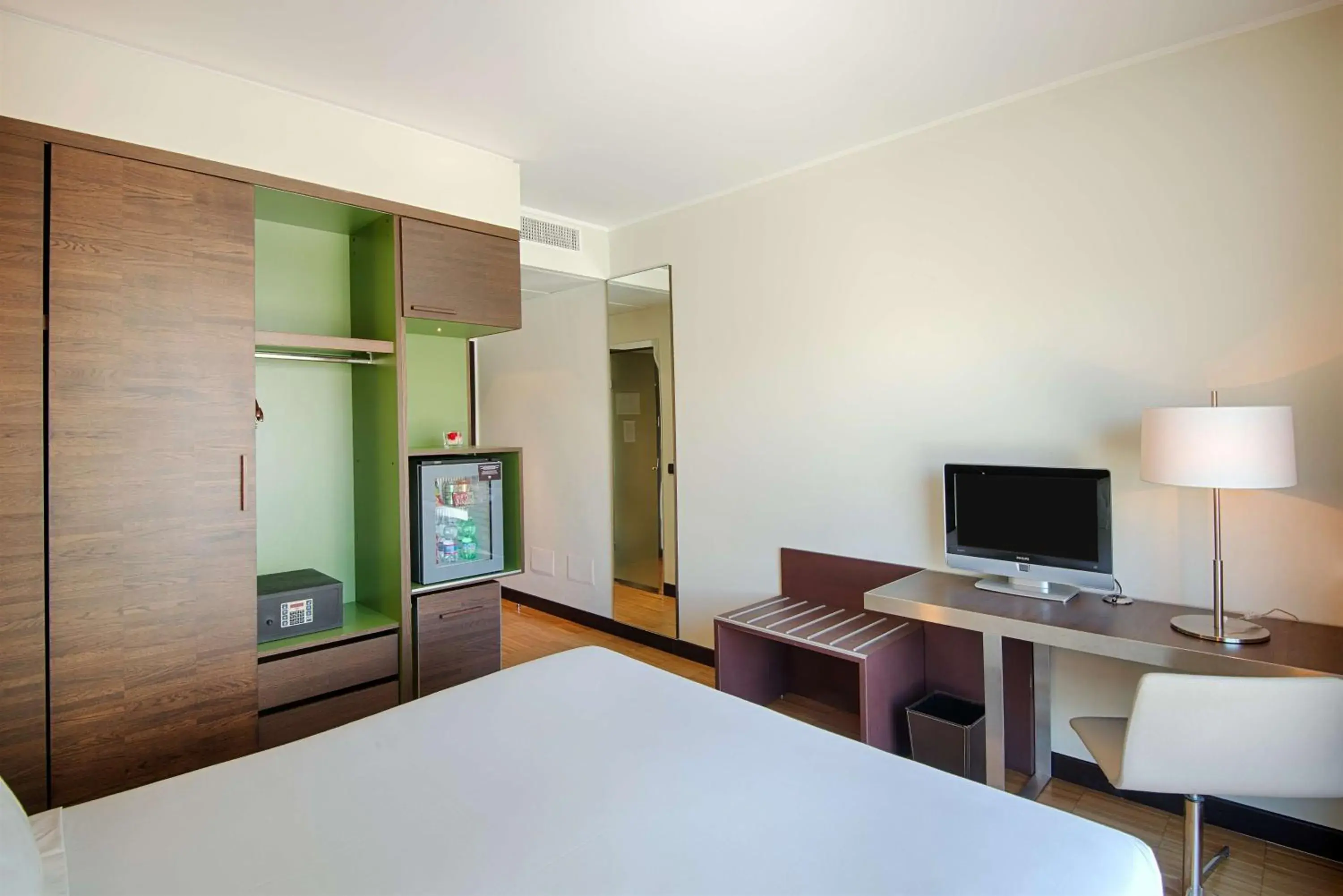 Photo of the whole room, Bed in NH Savona Darsena Photo of the whole room, Bed in NH Savona Darsena