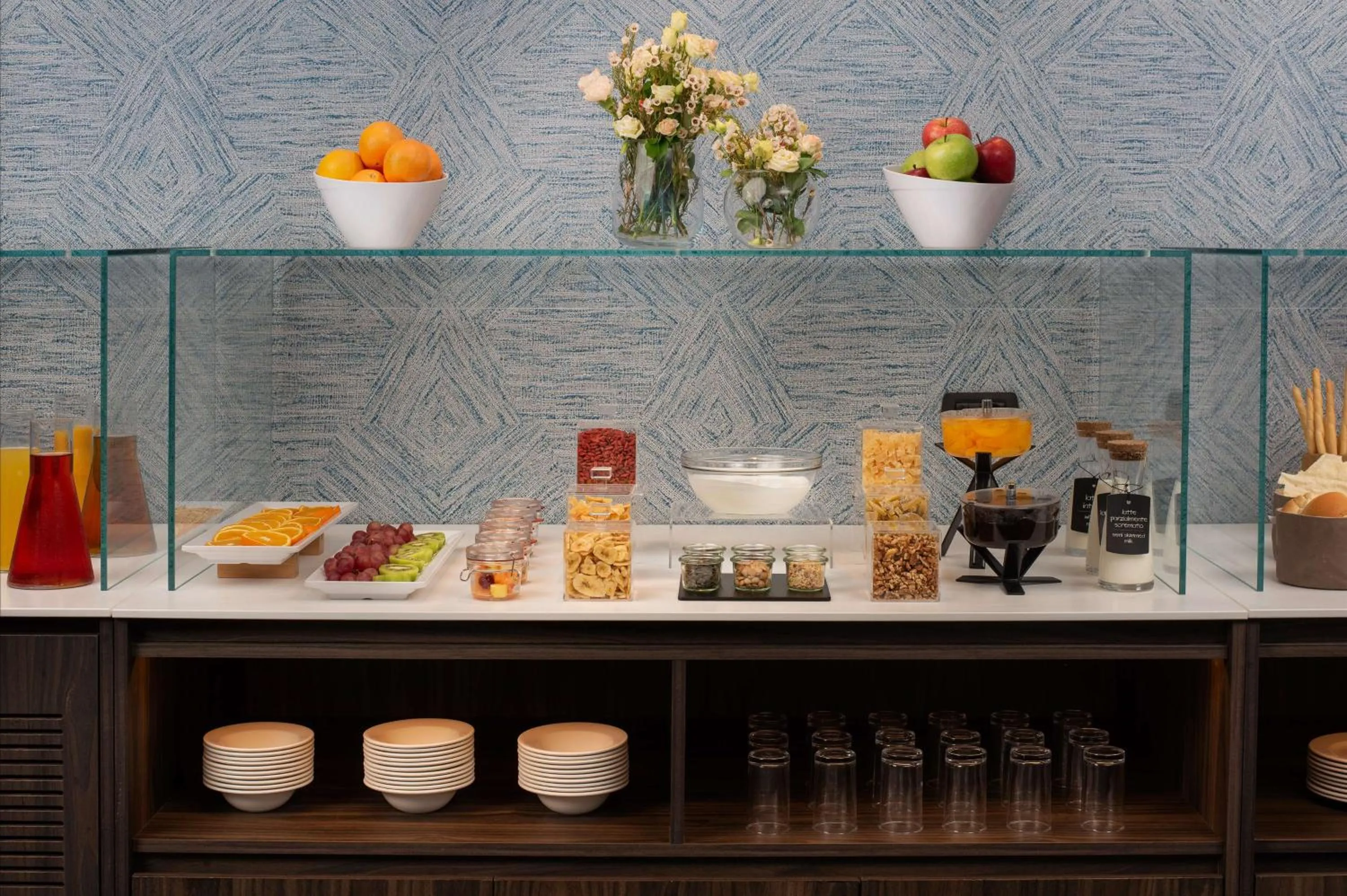 Restaurant/places to eat in NH Savona Darsena