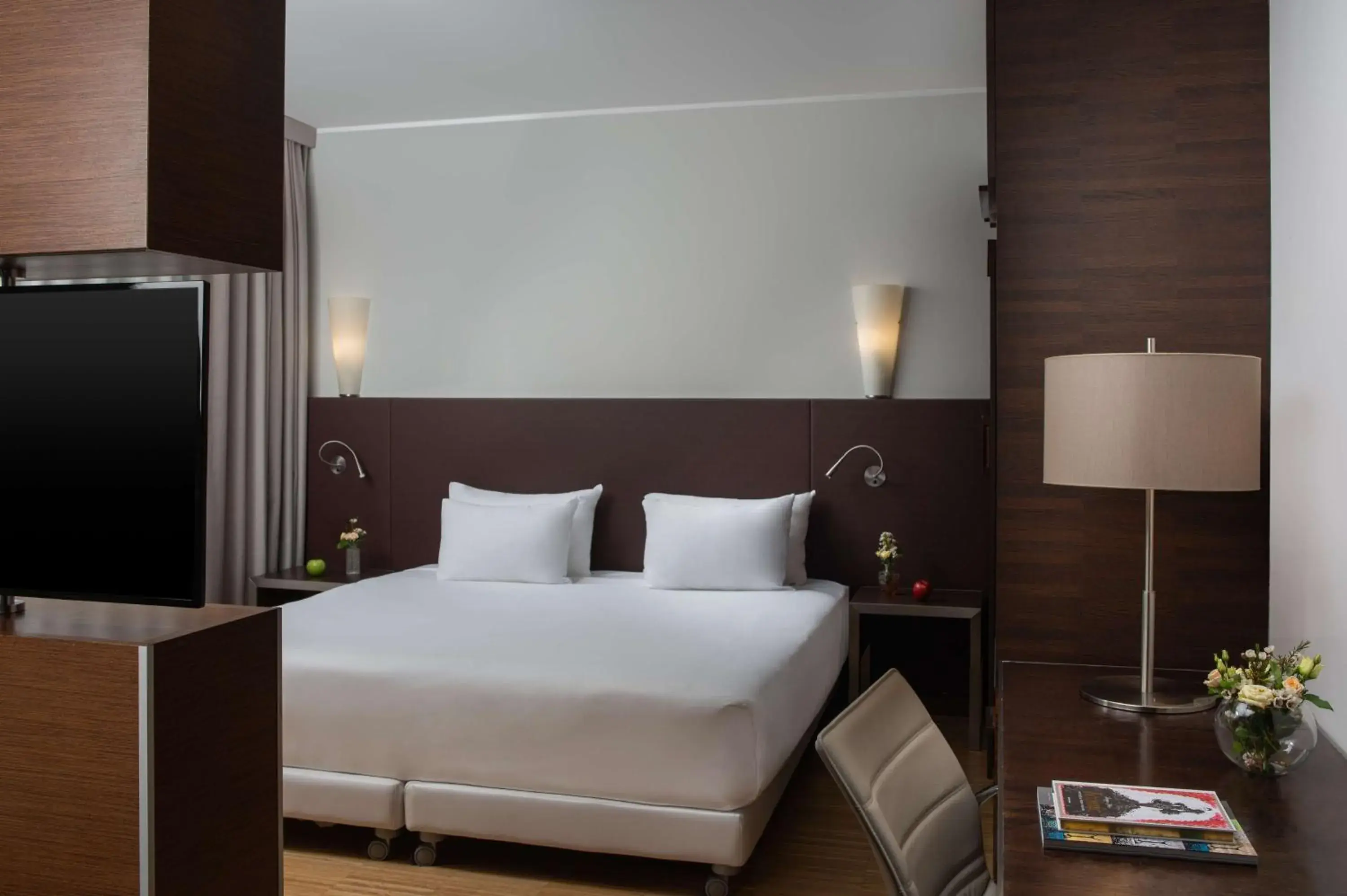 Photo of the whole room, Bed in NH Savona Darsena Photo of the whole room, Bed in NH Savona Darsena