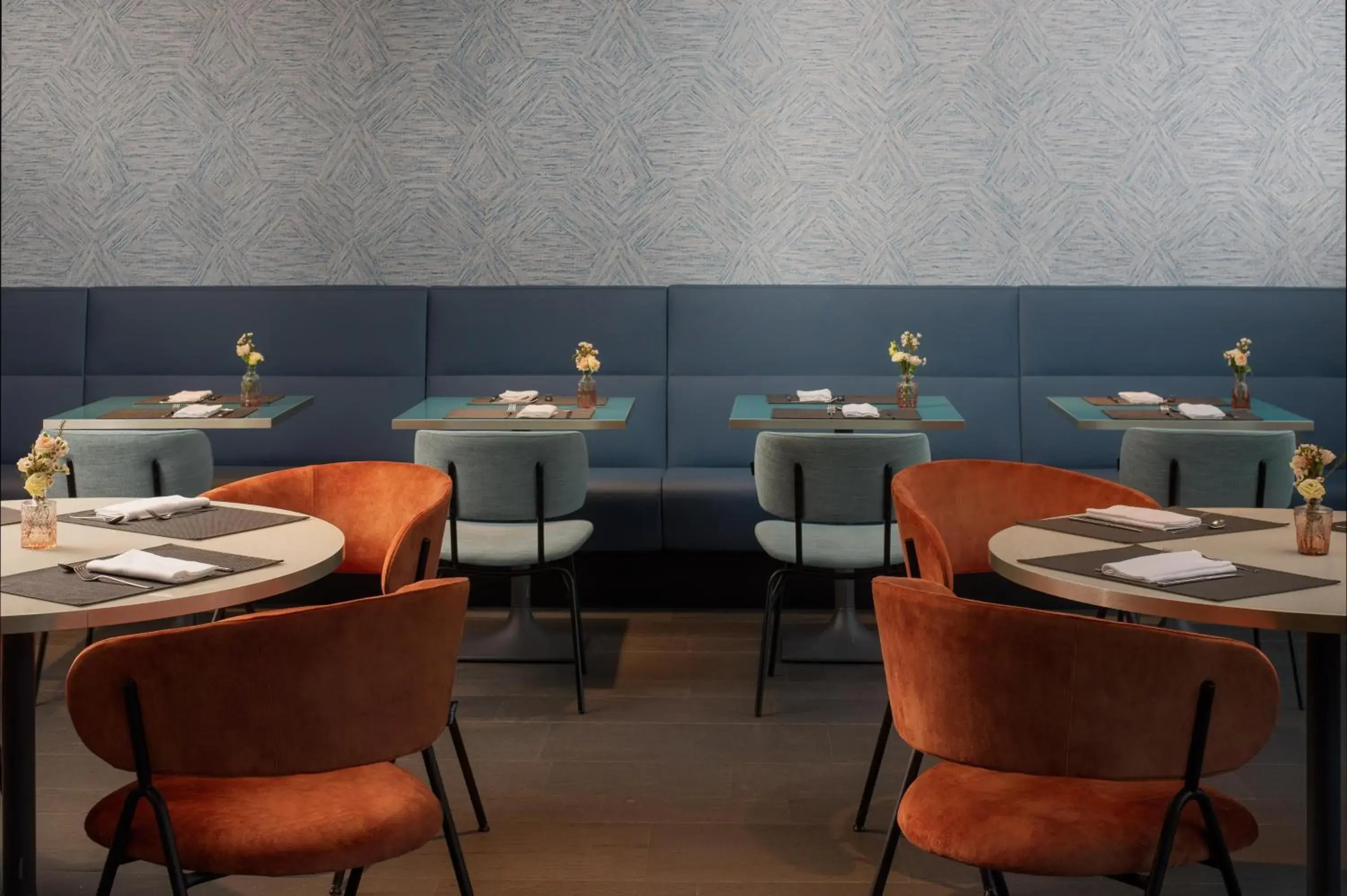 Restaurant/places to eat in NH Savona Darsena Restaurant/places to eat in NH Savona Darsena