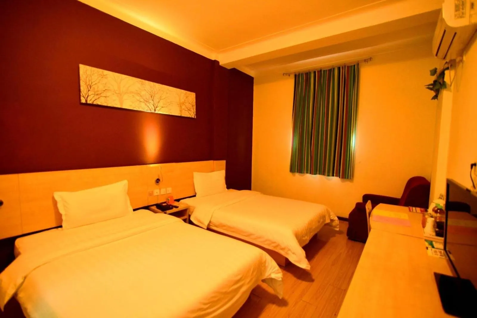 Bed in 7Days Inn Luoyang Longmen Avenue Normal College
