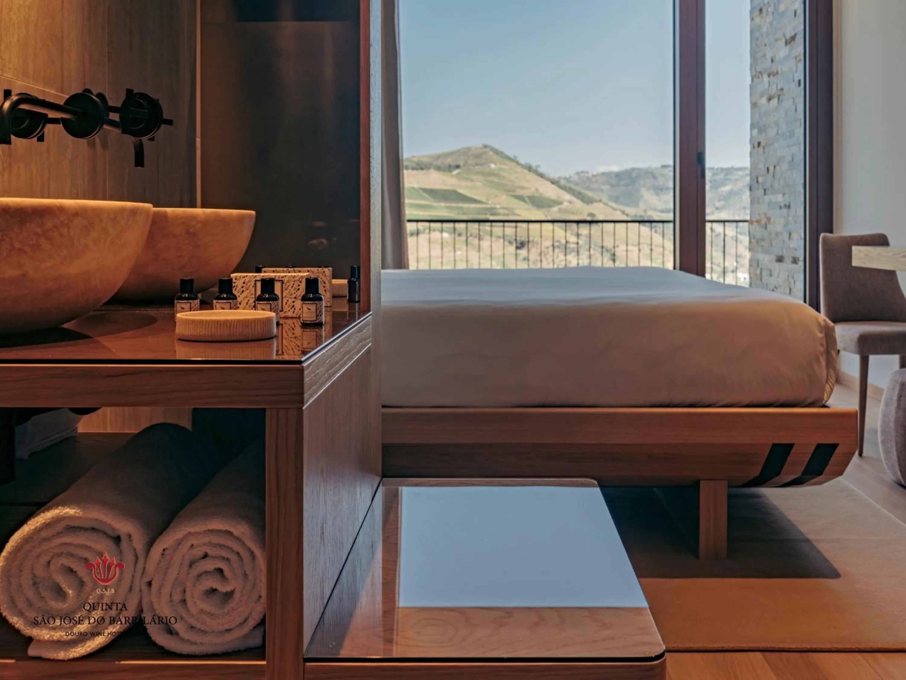 Bed in Barrilario Douro Wine Hotel e Spa - Quinta São Jose do Barrilario