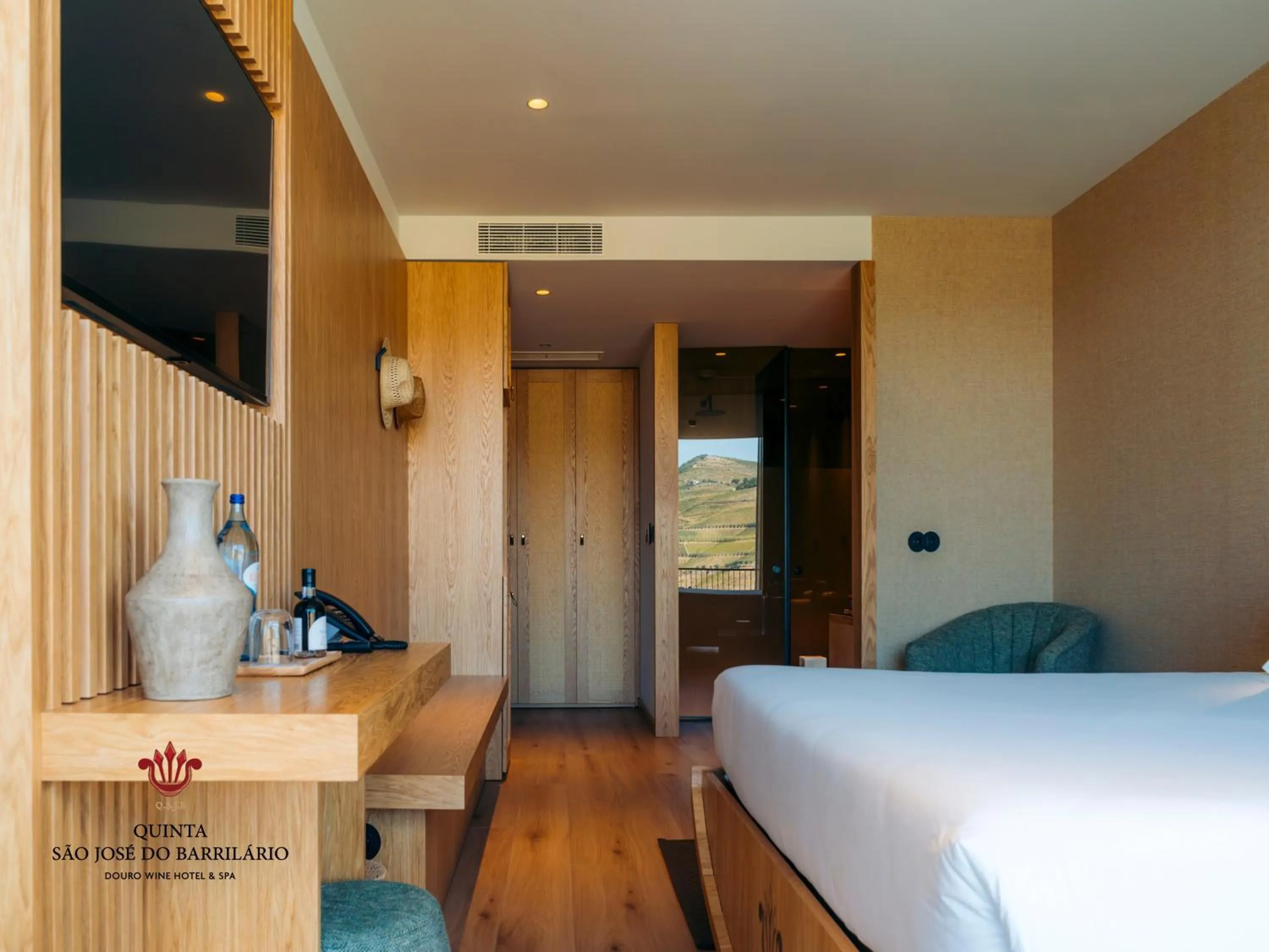Bed in Barrilario Douro Wine Hotel e Spa - Quinta São Jose do Barrilario