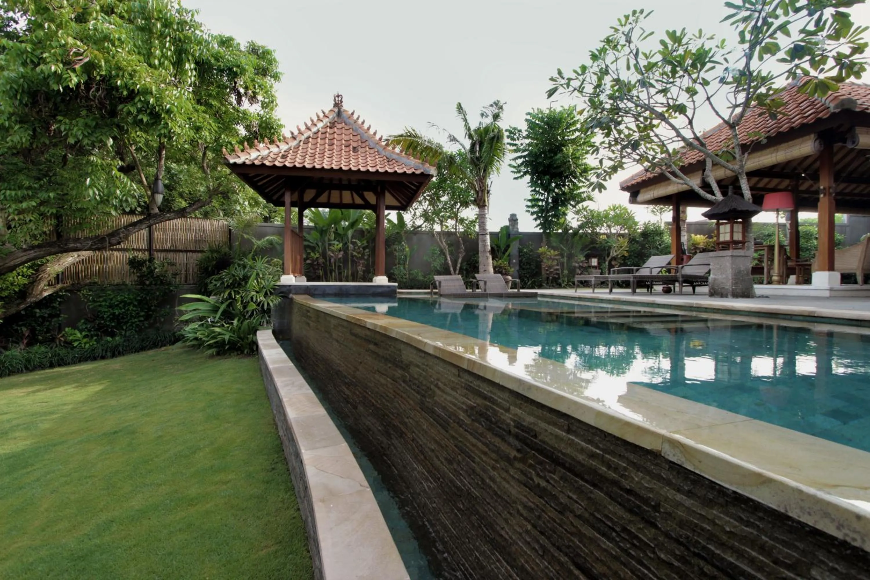 Pool view in Aradhana Villas by Ekosistem