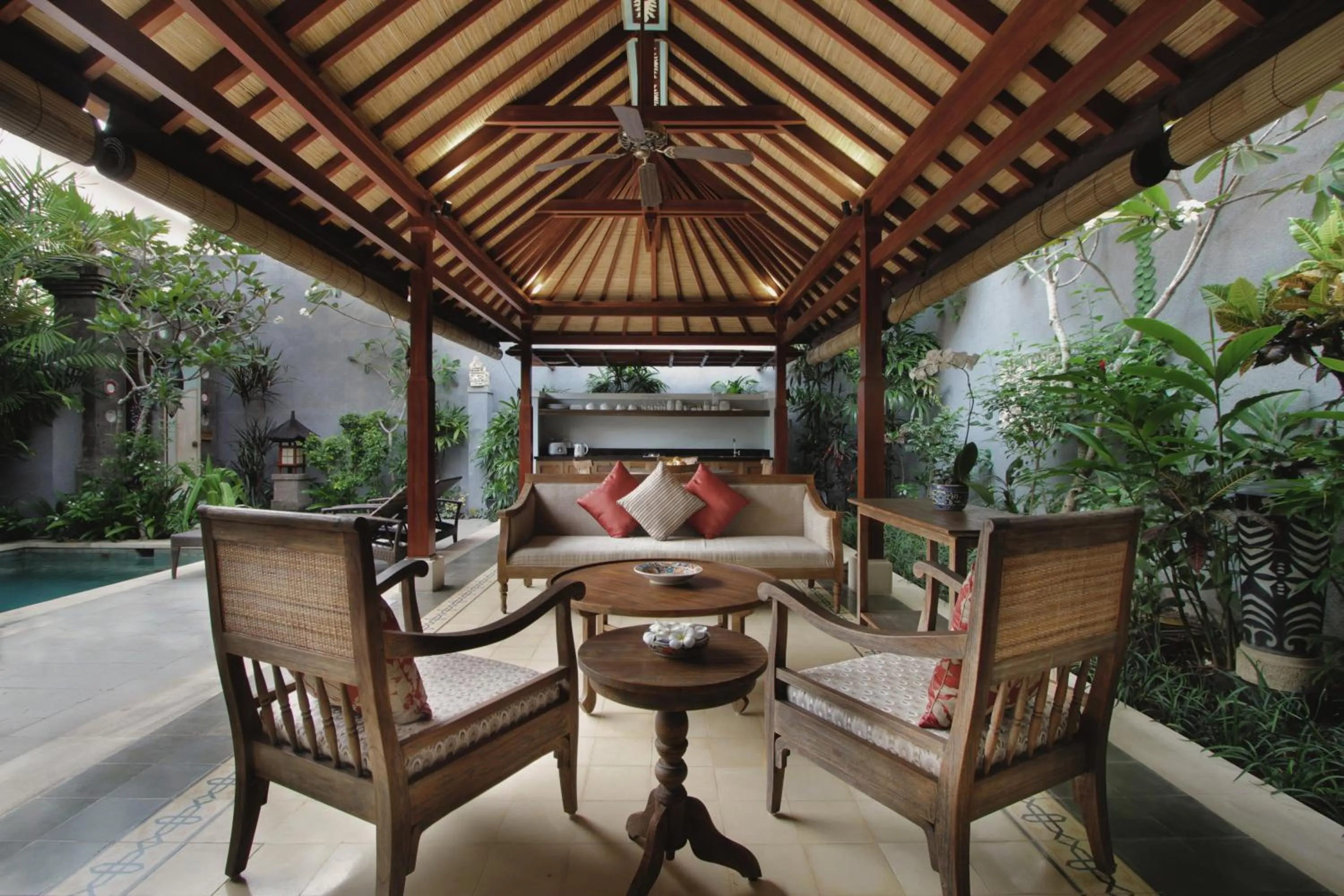 Living room in Aradhana Villas by Ekosistem