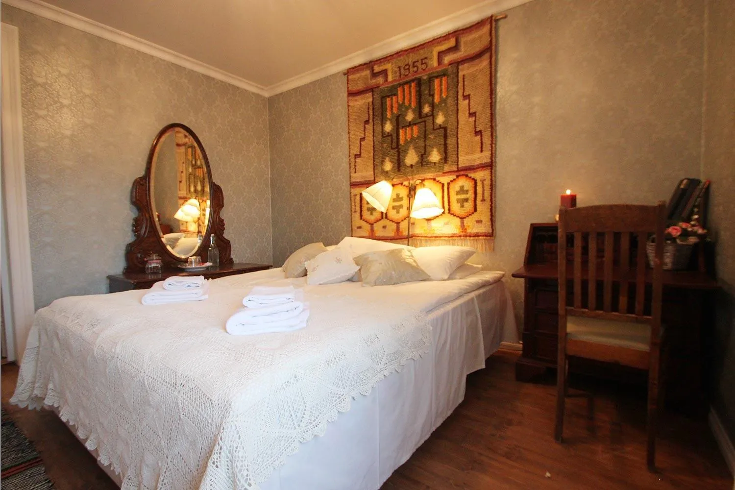 Bedroom, Bed in Elves Village Hotel