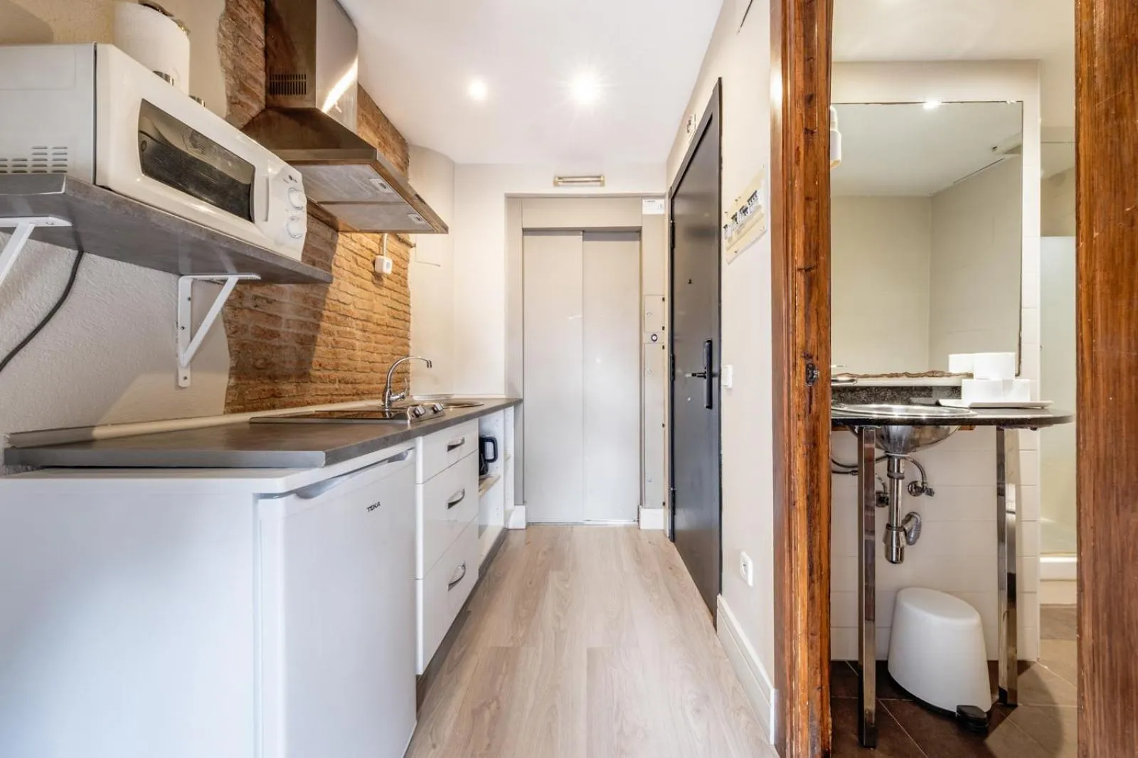 Kitchen or kitchenette in AinB Picasso-Corders Apartments