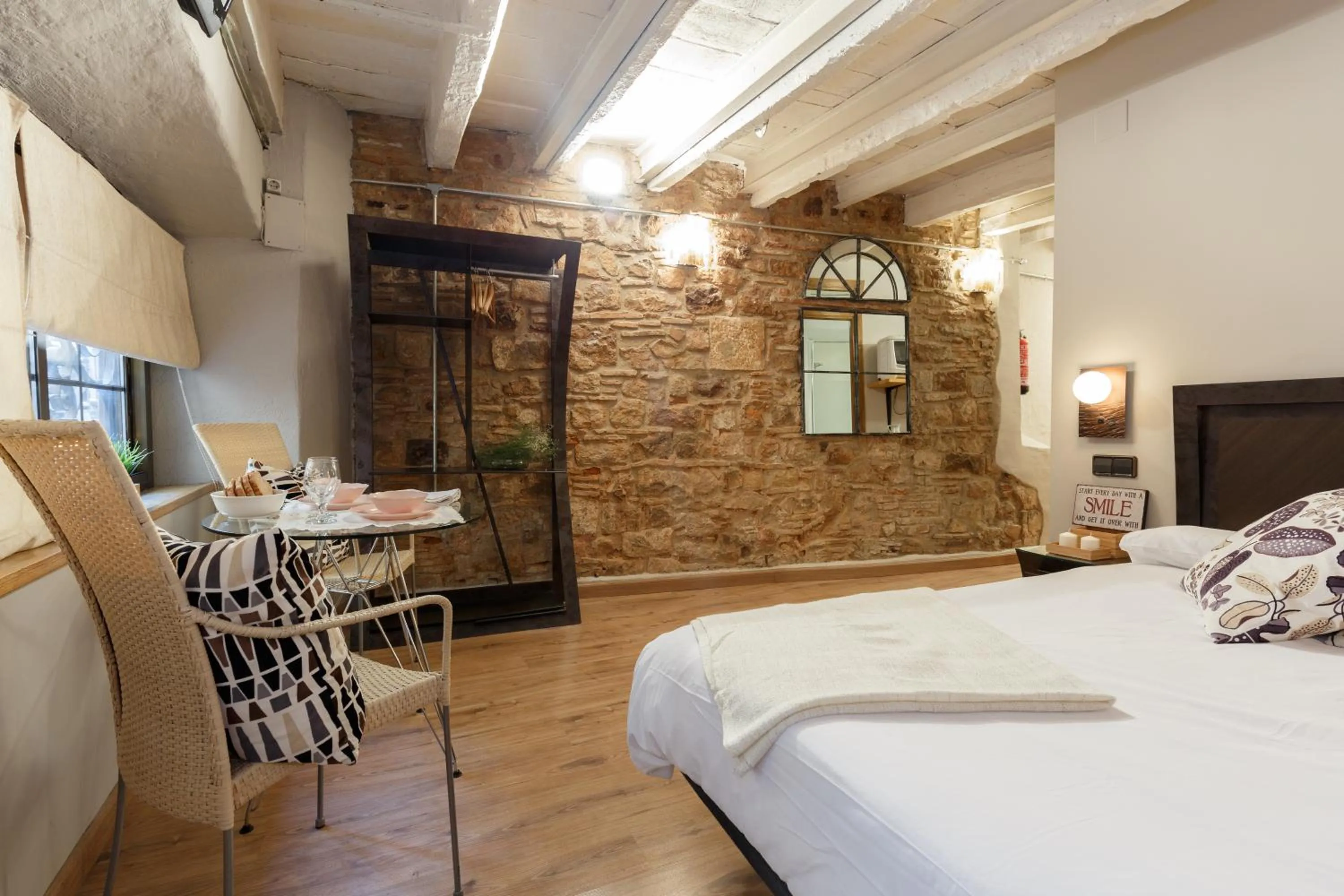 Photo of the whole room, Bed in AinB Picasso-Corders Apartments