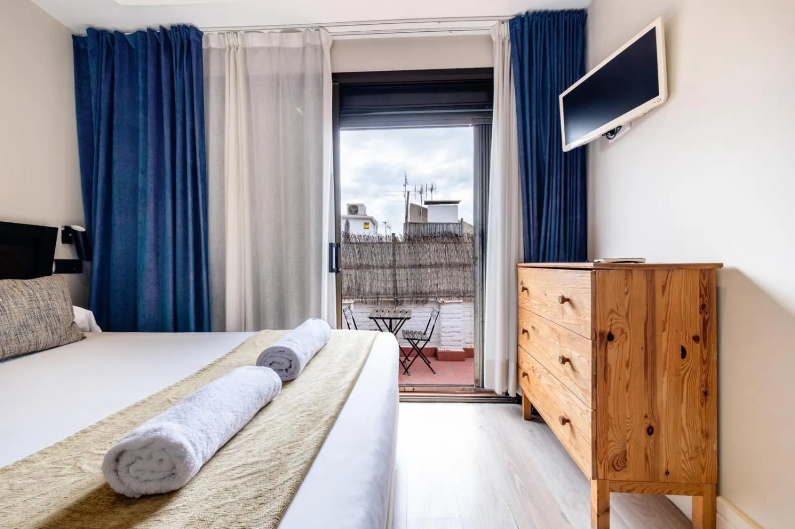 Bed in AinB Picasso-Corders Apartments