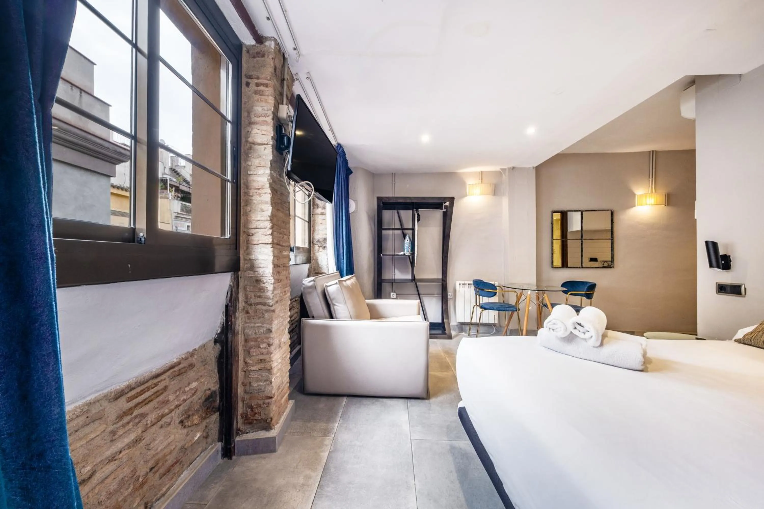 Living room, Bed in AinB Picasso-Corders Apartments