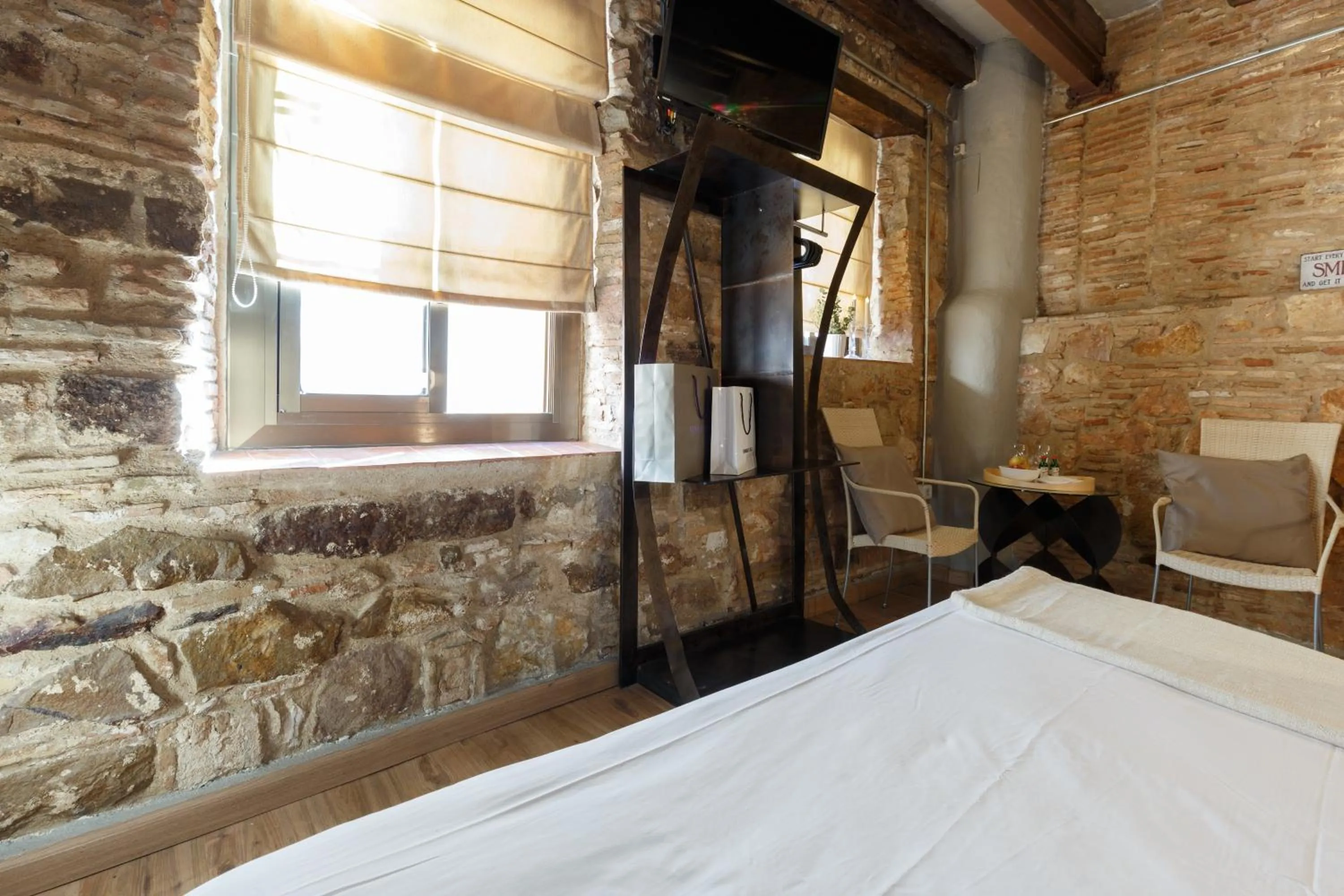 Photo of the whole room, Bed in AinB Picasso-Corders Apartments