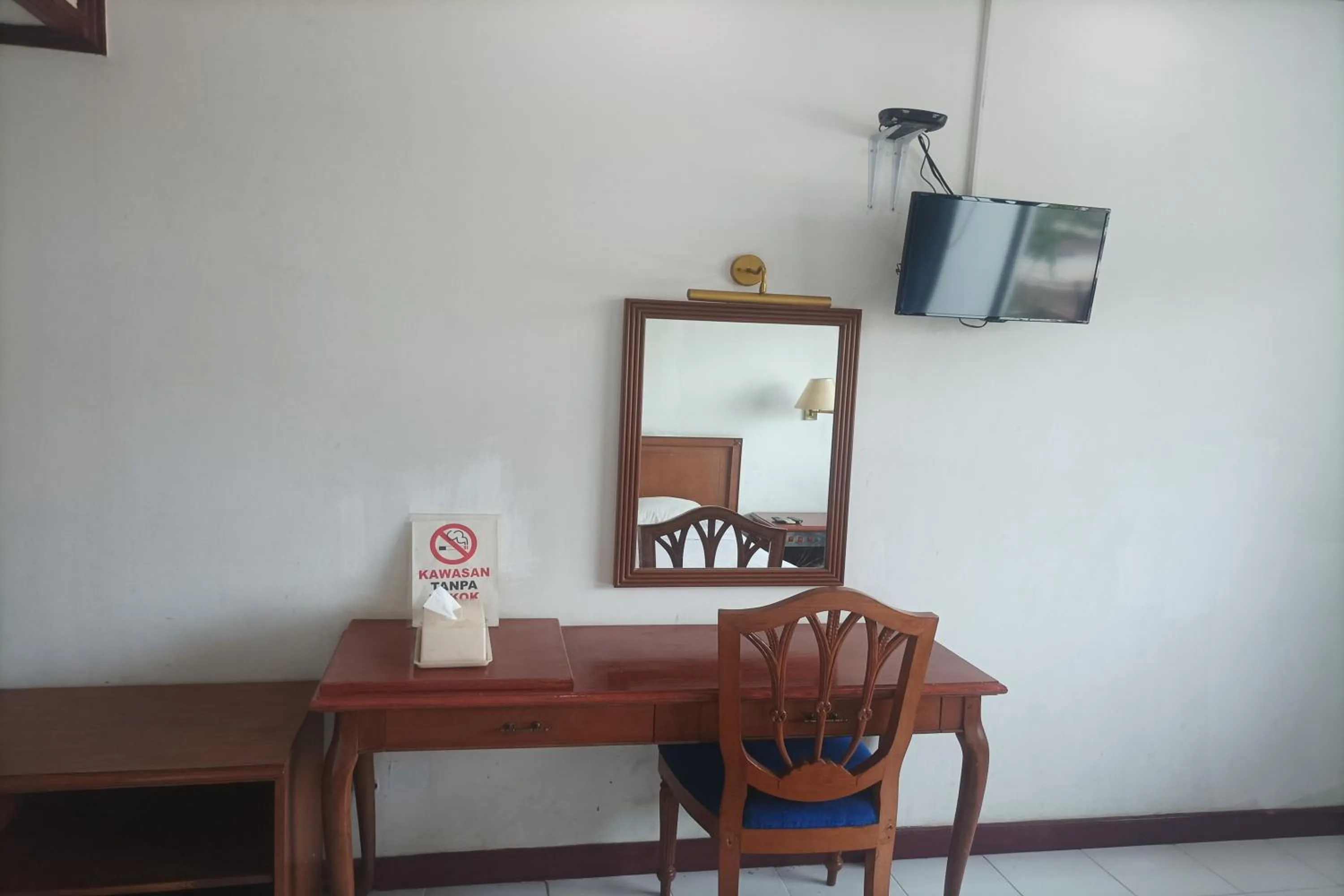 TV and multimedia in Hotel Efita