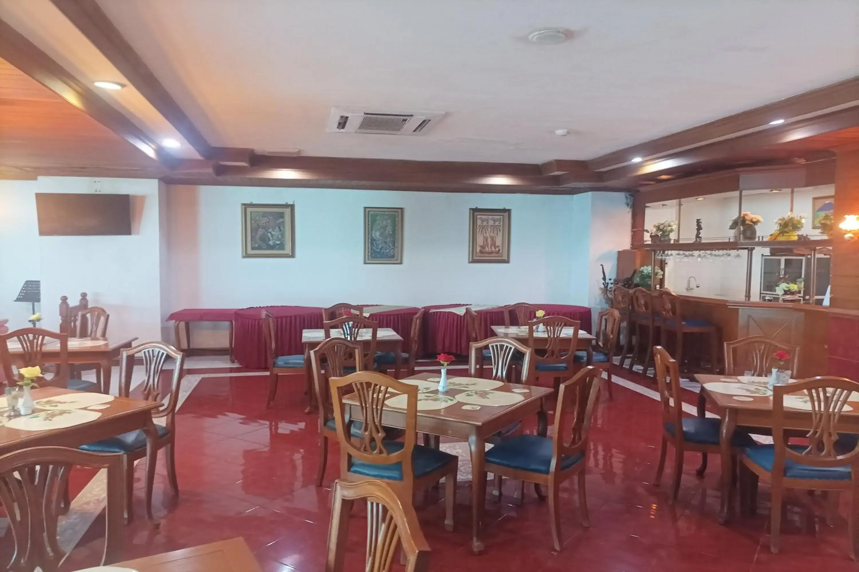 Restaurant/places to eat in Hotel Efita Restaurant/places to eat in Hotel Efita