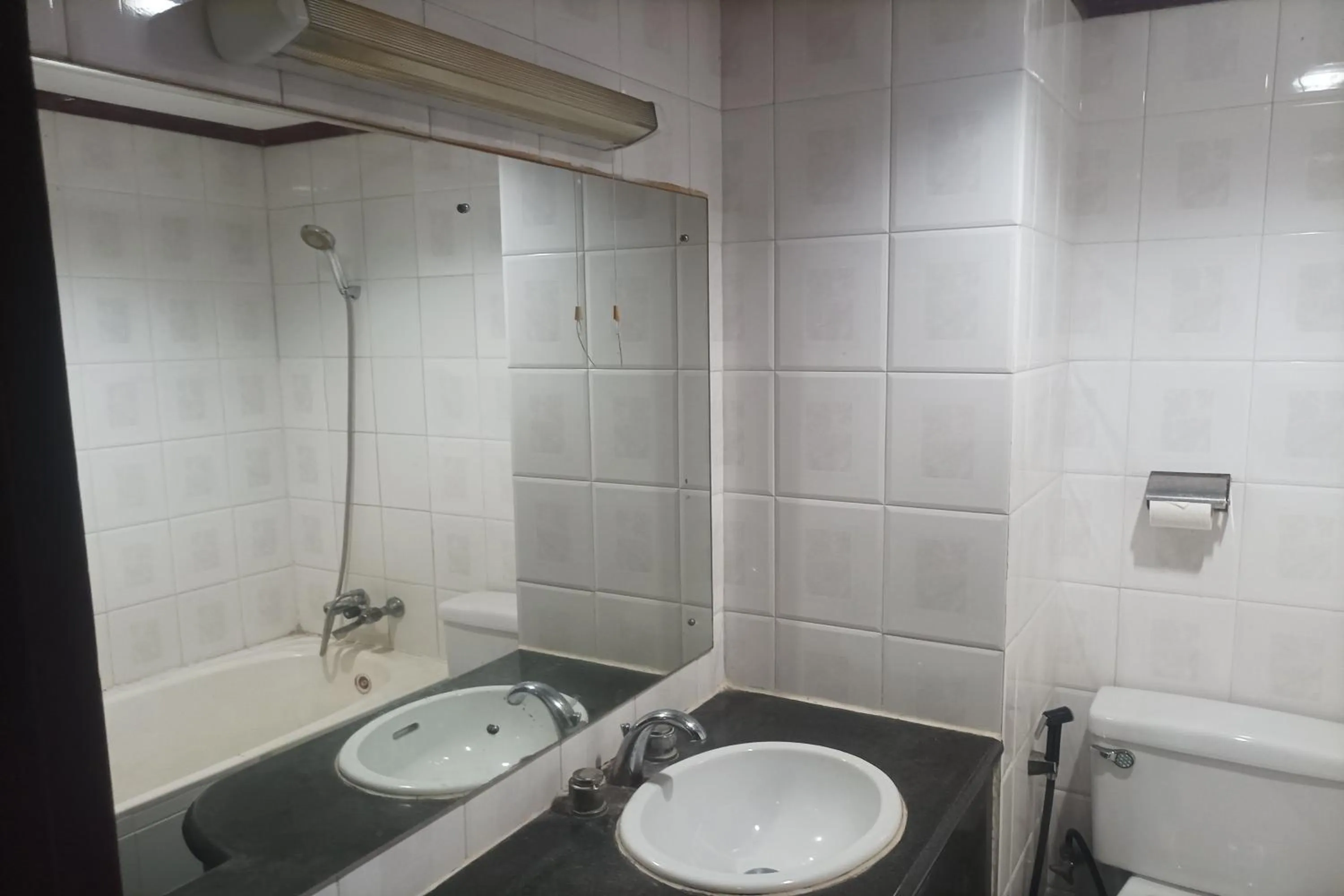 Bathroom in Hotel Efita