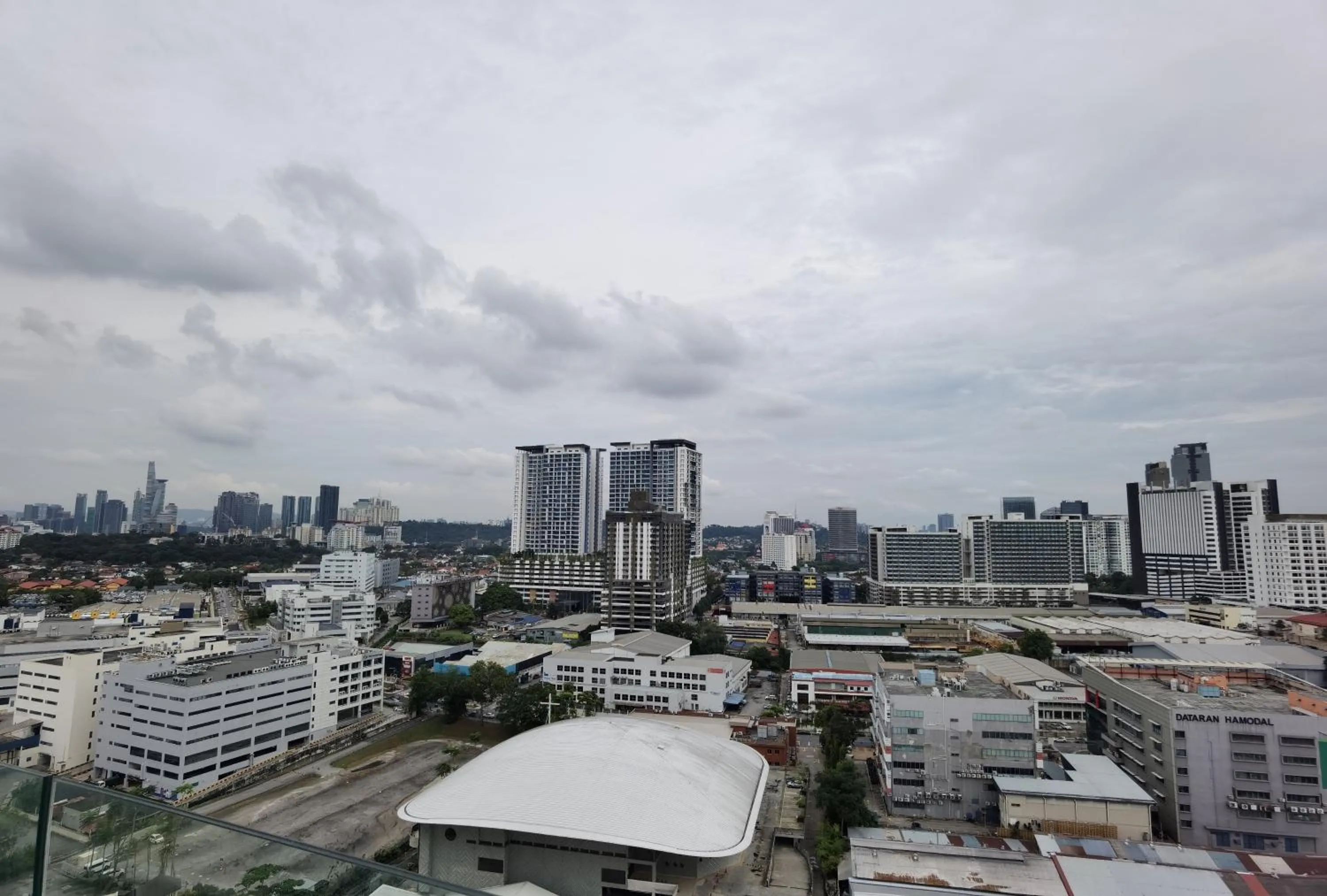 City view in Comfy Luxury 5 Star bed & sofa 3R2B 2carpark WiFi