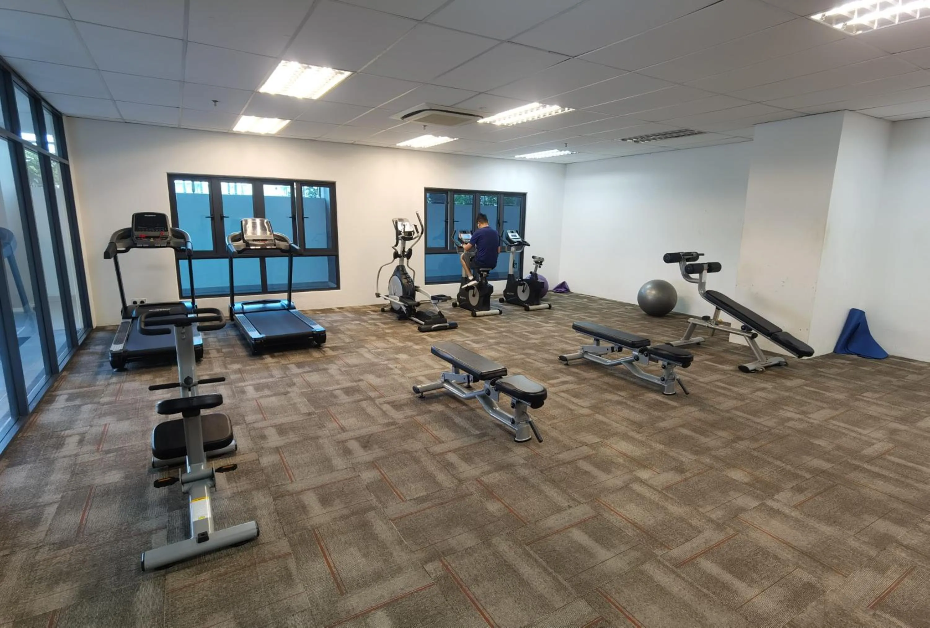 Fitness centre/facilities in Comfy Luxury 5 Star bed & sofa 3R2B 2carpark WiFi