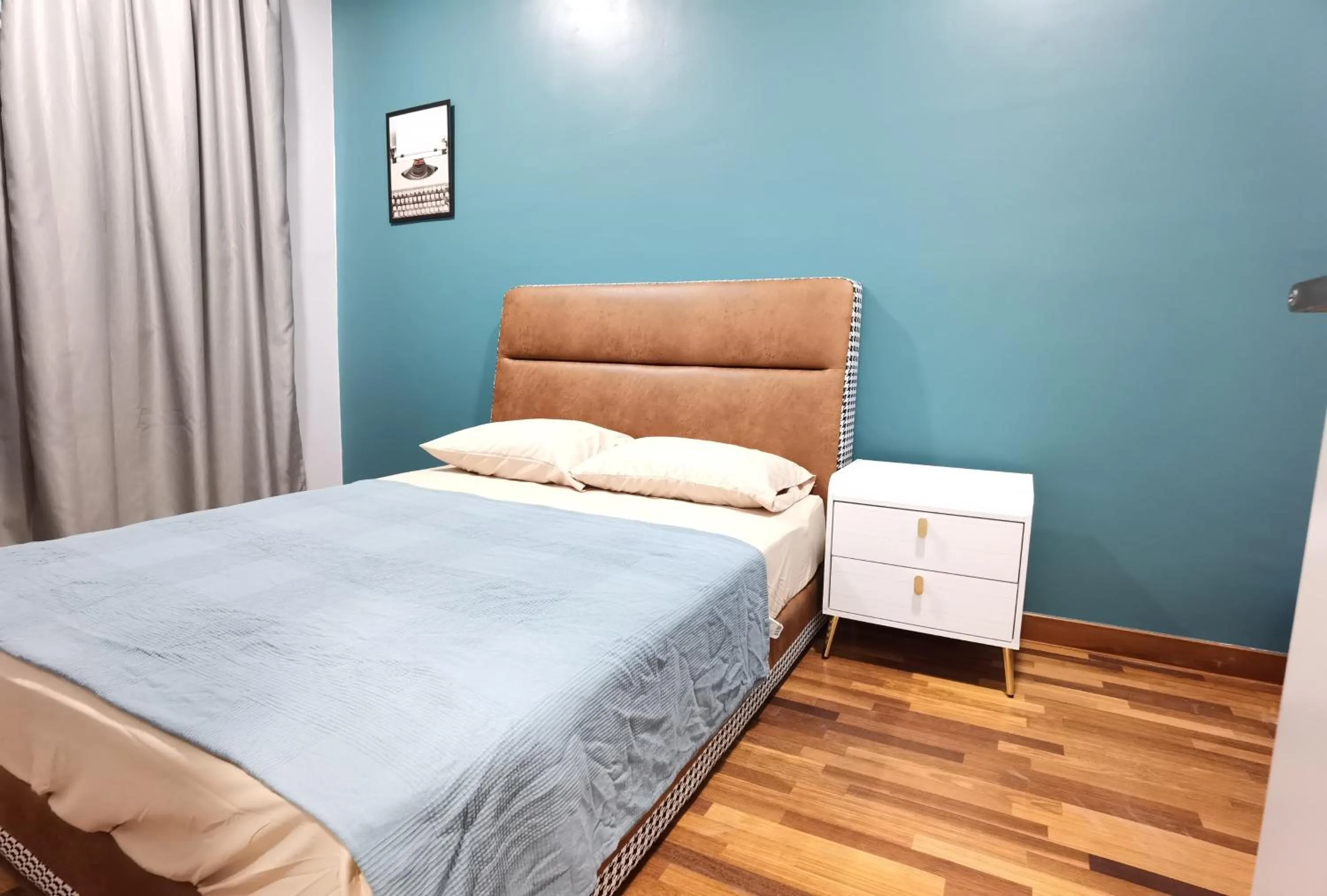 Bed in Comfy Luxury 5 Star bed & sofa 3R2B 2carpark WiFi