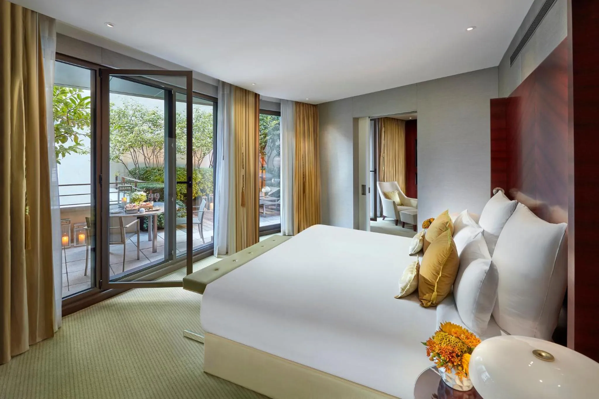 Bedroom, Bed in Mandarin Oriental, Paris