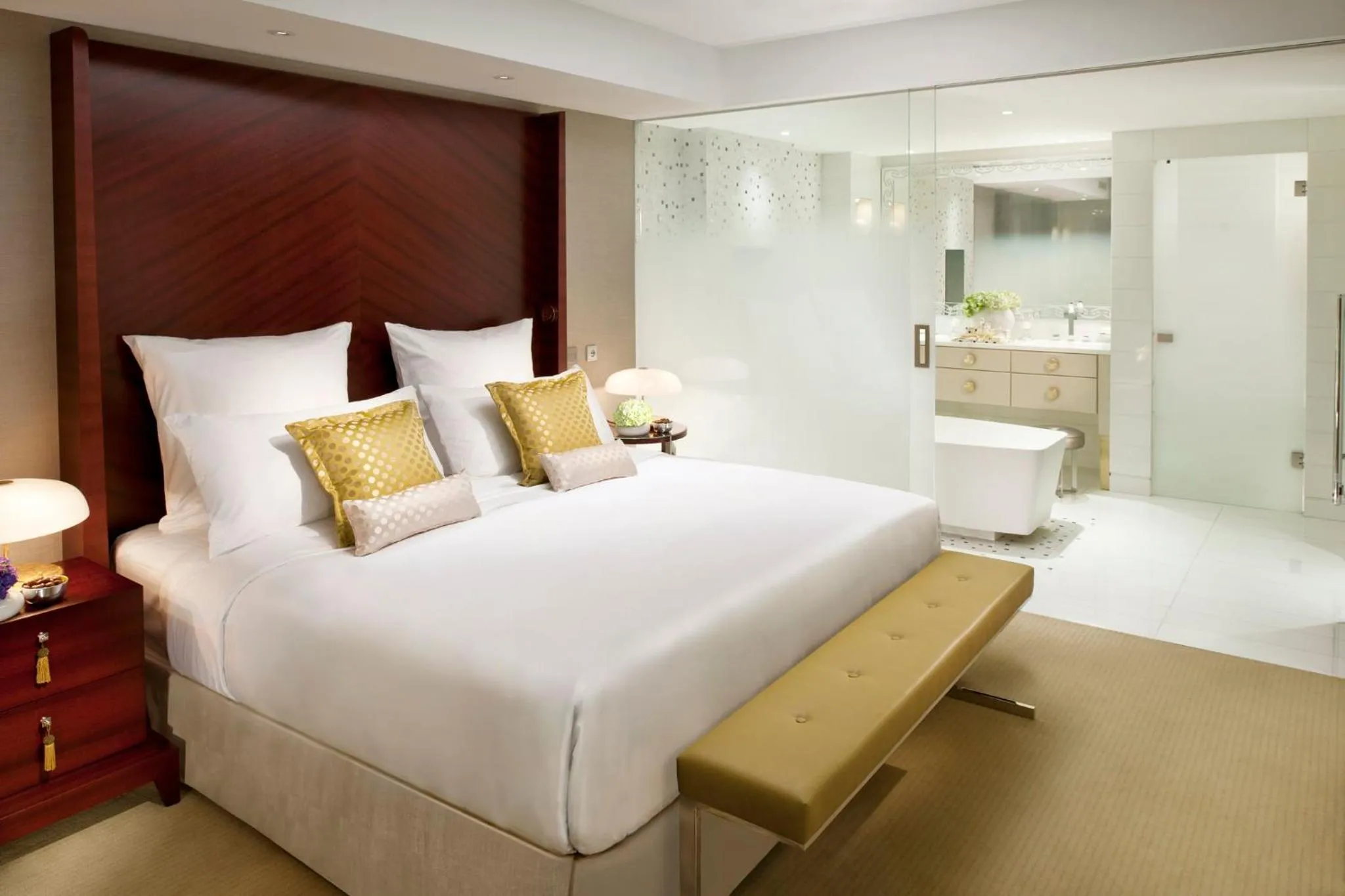 Bedroom, Bed in Mandarin Oriental, Paris