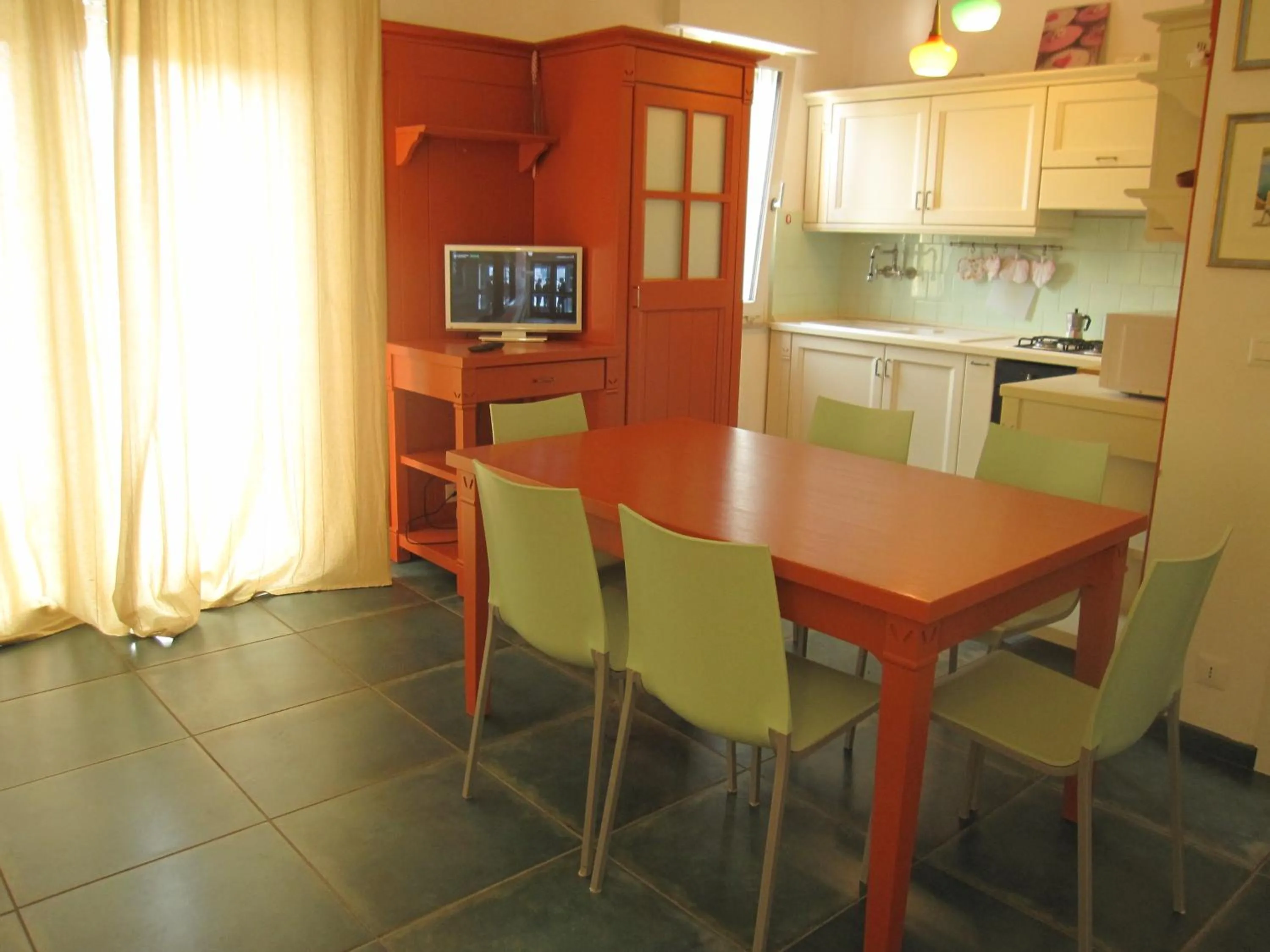 Kitchen or kitchenette in Appartamento Due Stelle