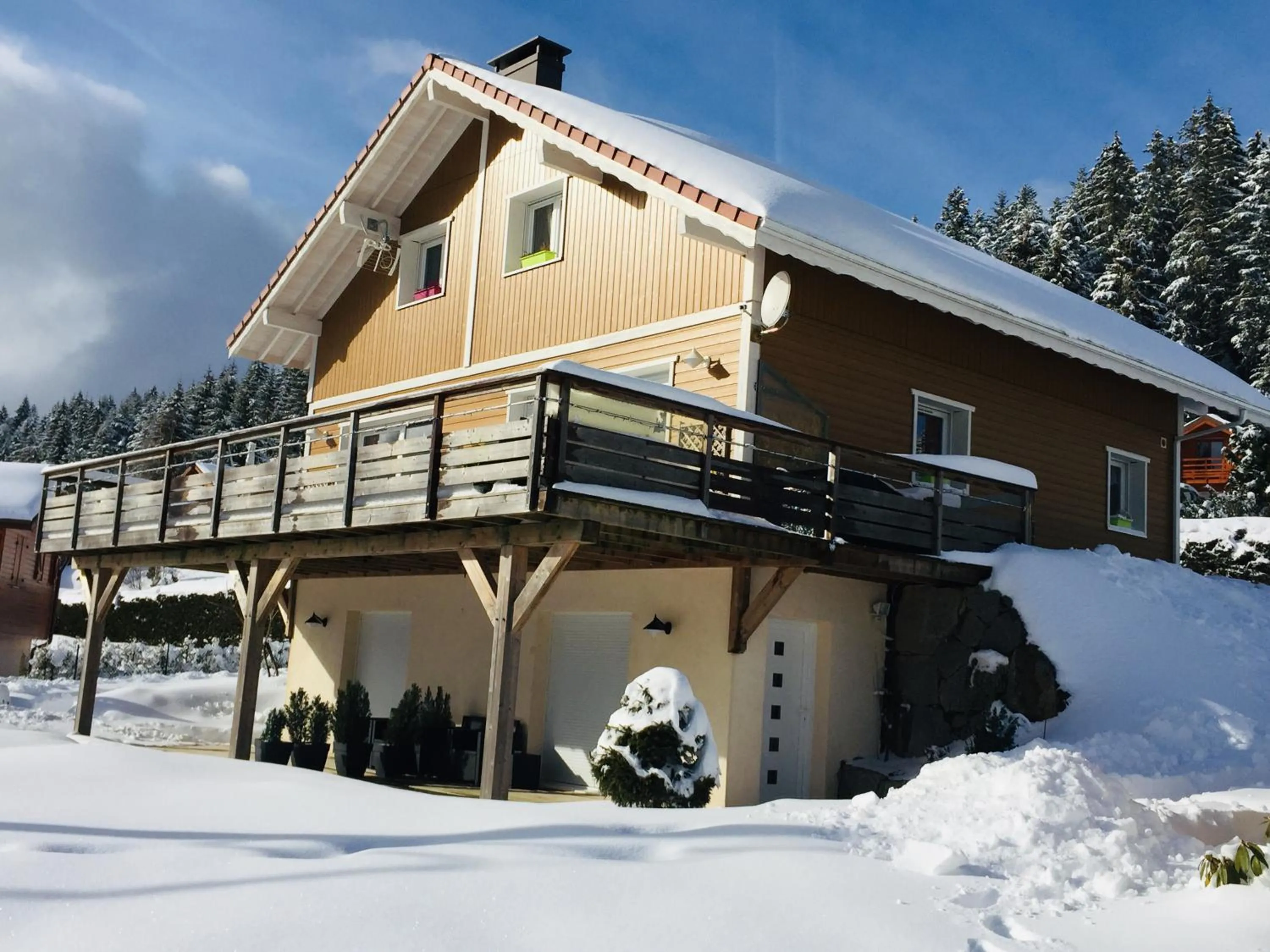 Property building in L'Eden de Floridylle