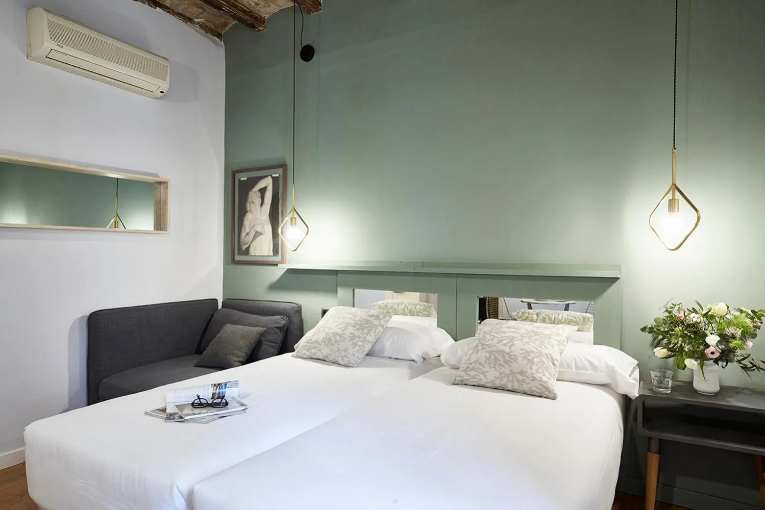 Bed in AinB Gothic-Jaume I Apartments