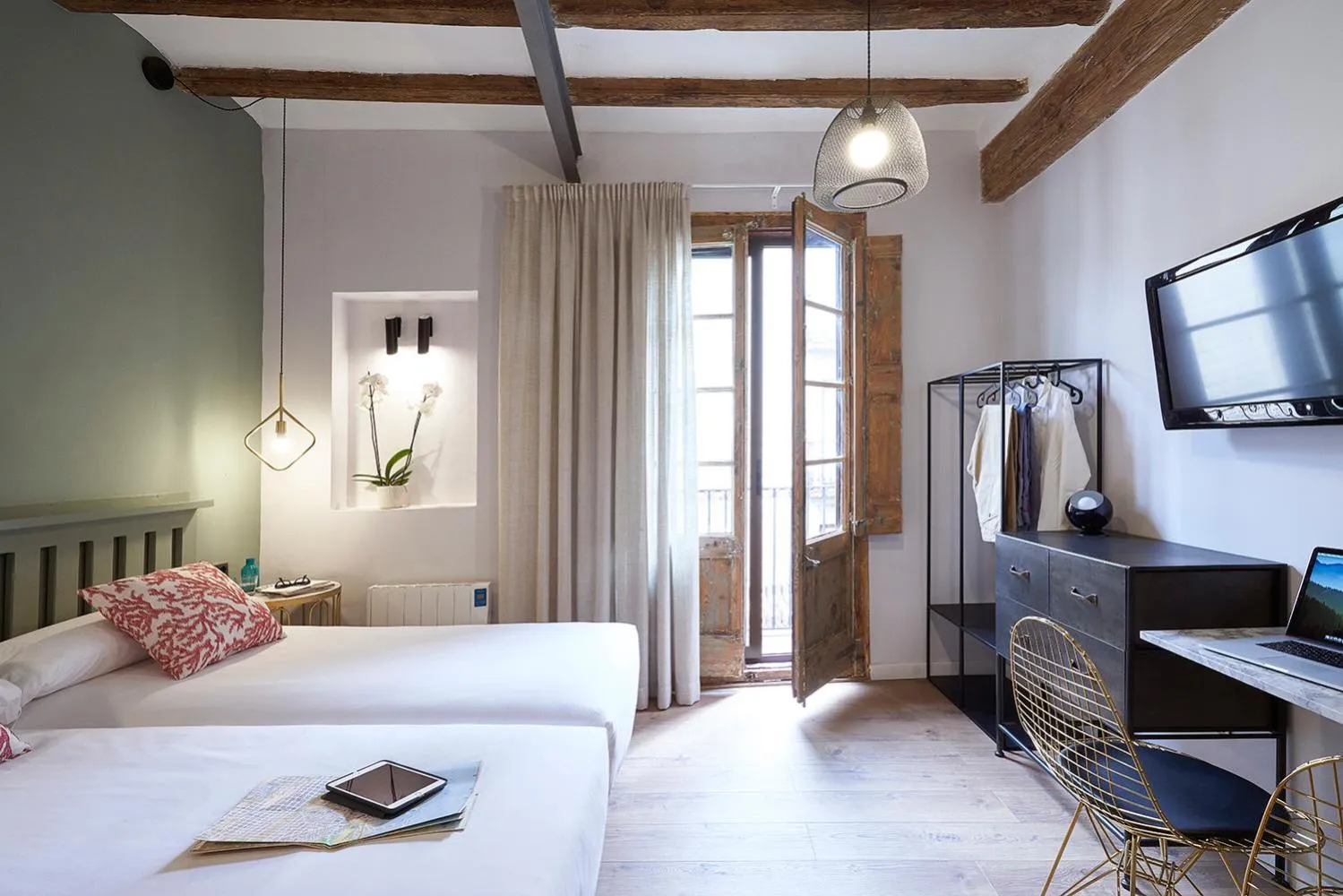 Bed in AinB Gothic-Jaume I Apartments