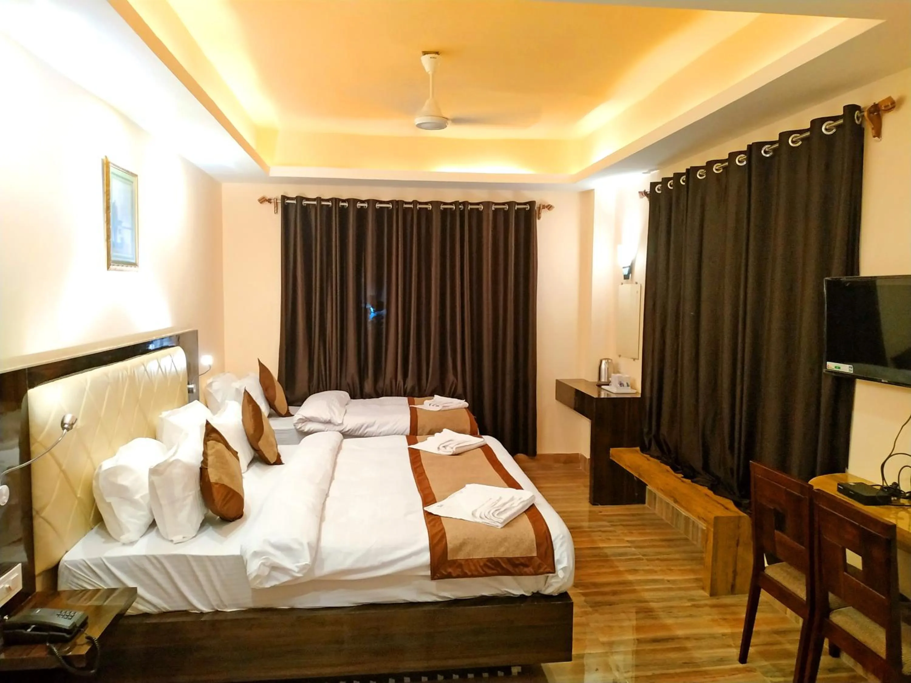 Family, Bed in Garden Retreat Hotel