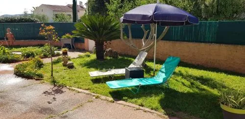 Appartement bas de villa rez de jardin