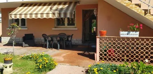 Appartement bas de villa rez de jardin