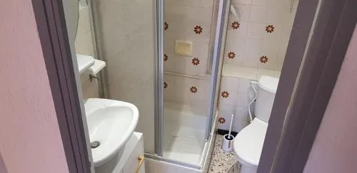 Appartement bas de villa rez de jardin