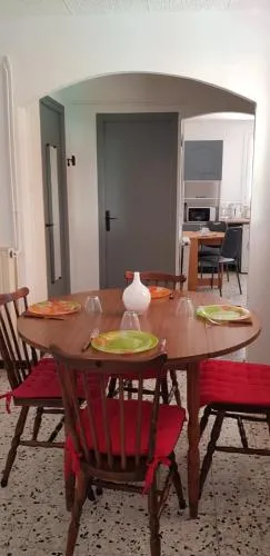 Appartement bas de villa rez de jardin