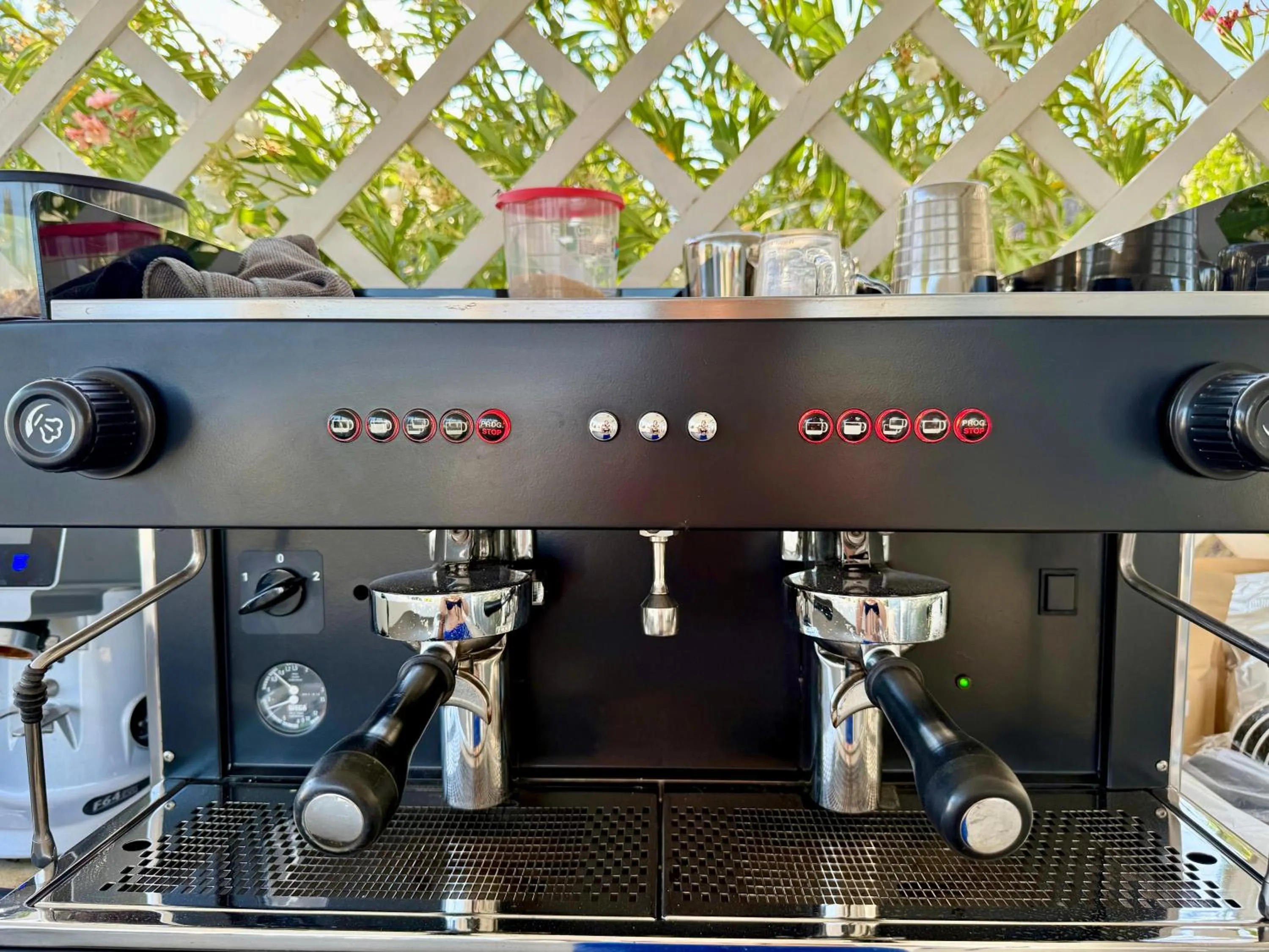 Coffee/tea facilities in Yaleena Residences