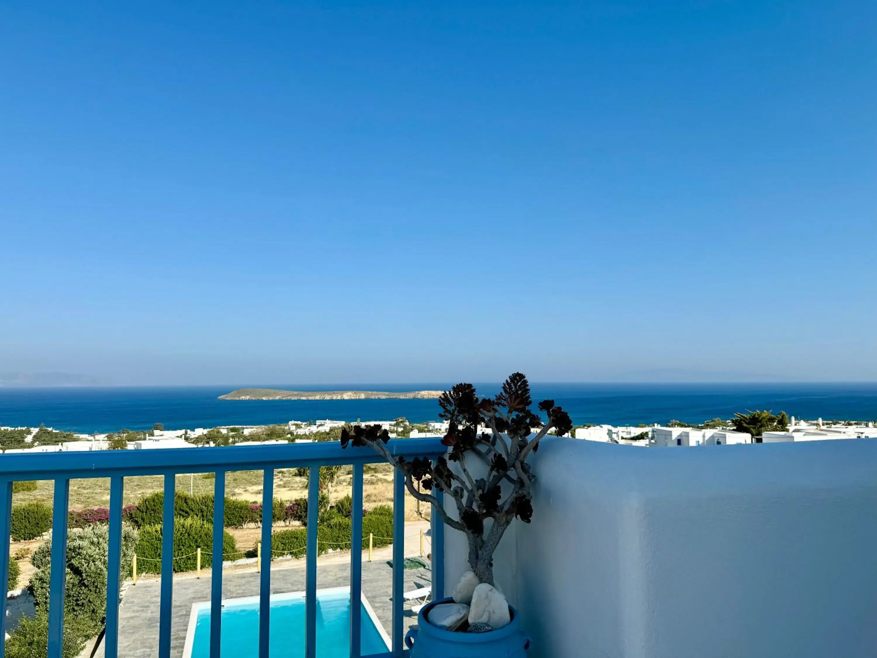 Suite with Sea View & Terrace in Yaleena Residences Suite with Sea View & Terrace in Yaleena Residences