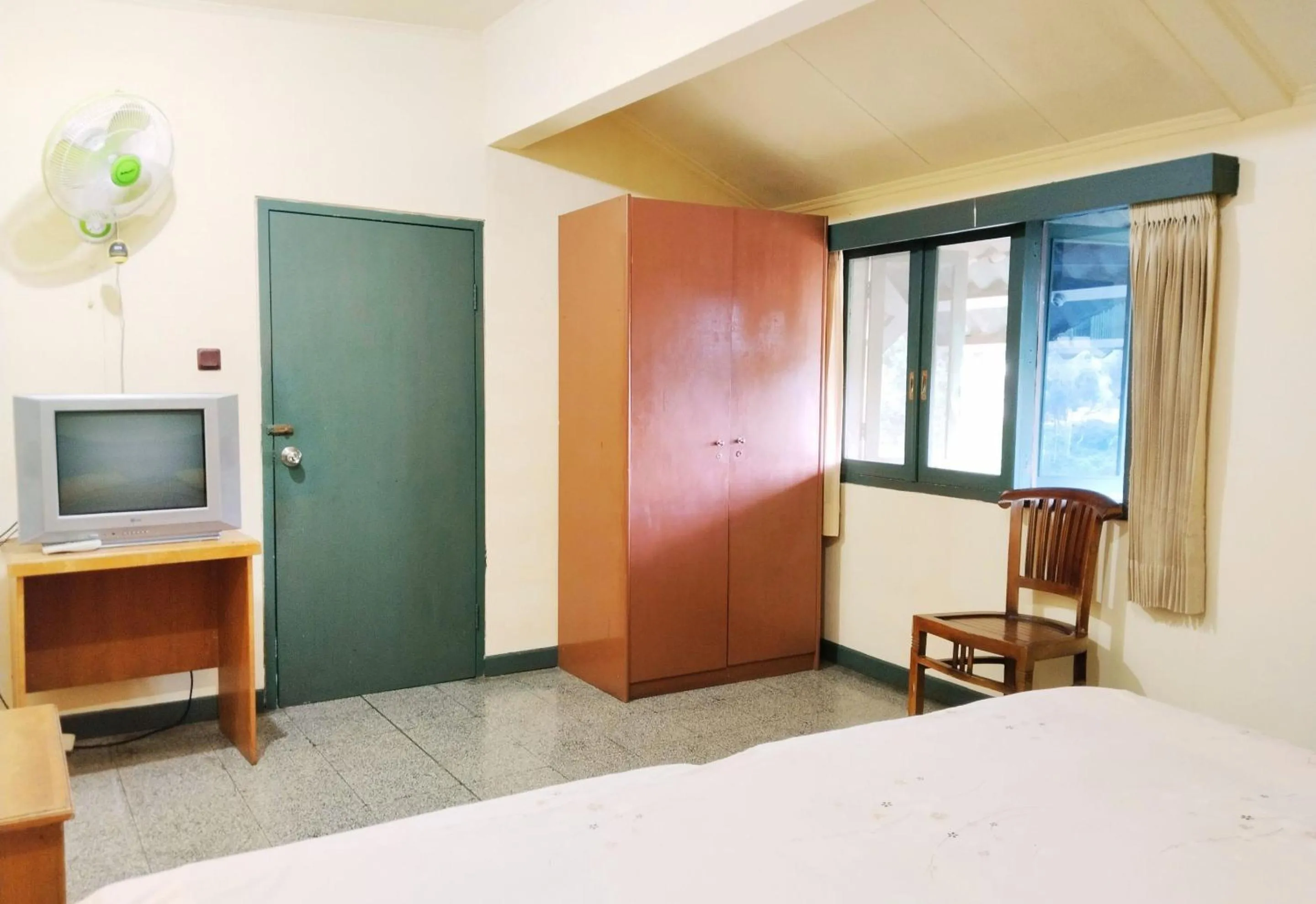 Bed in Hotel Grand Astoeti