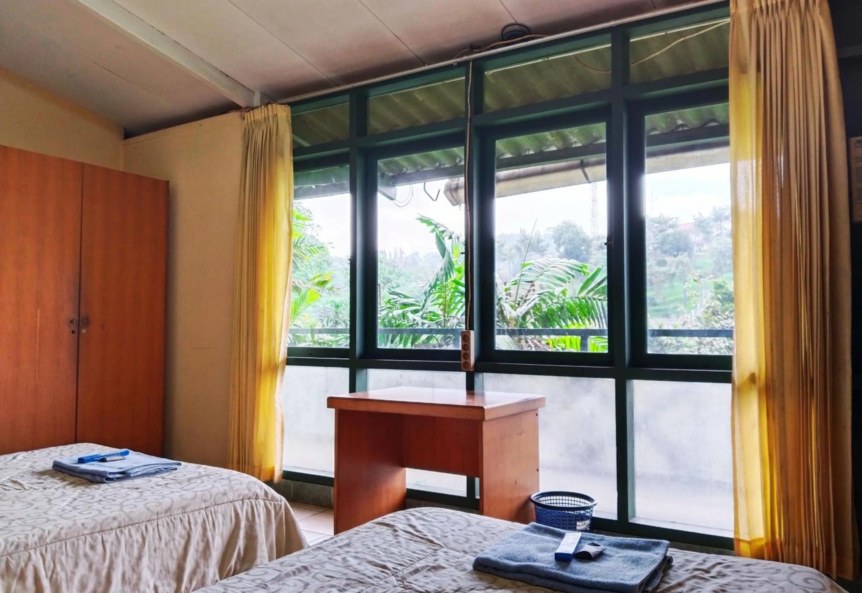 Bed in Hotel Grand Astoeti