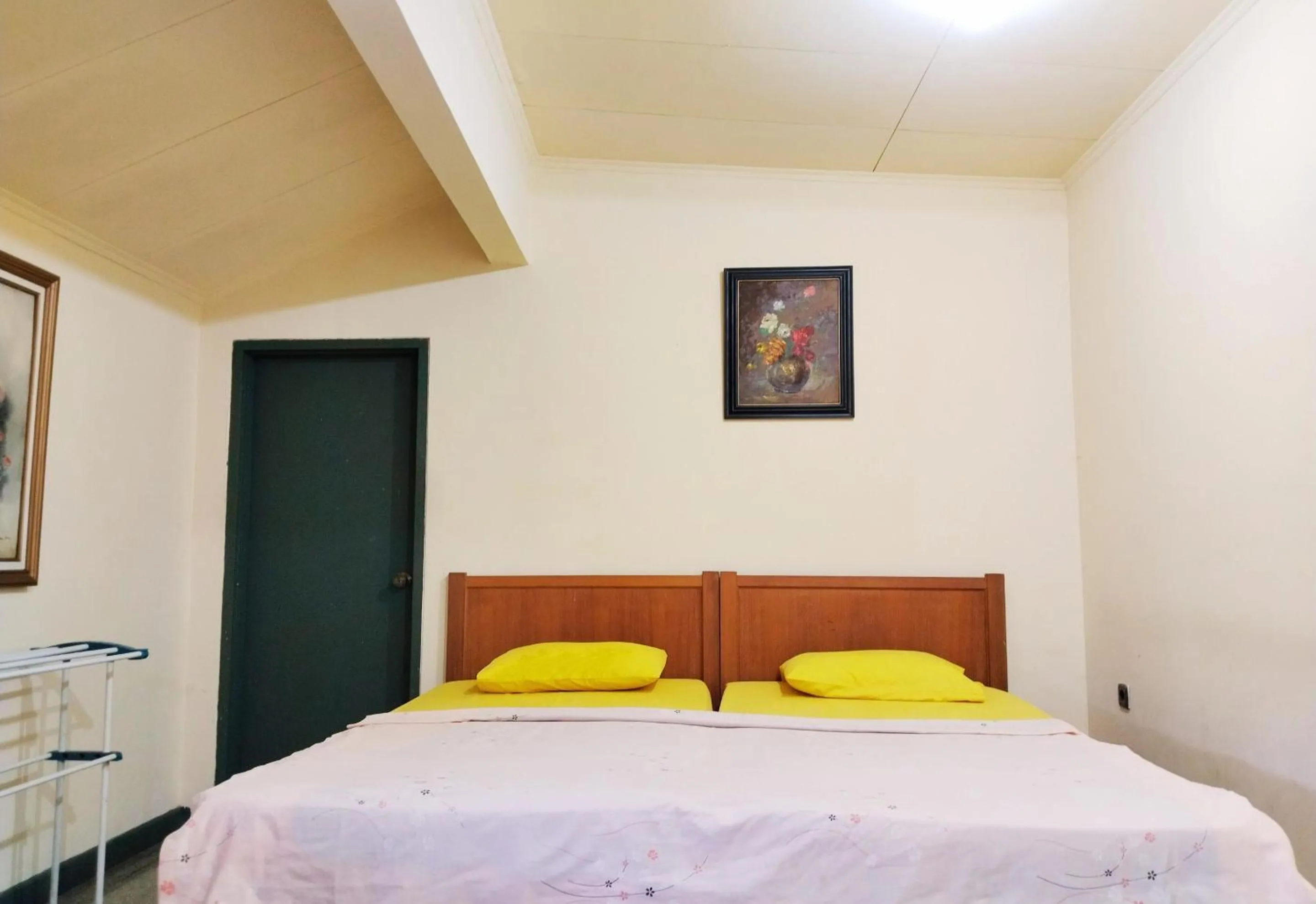 Bed in Hotel Grand Astoeti