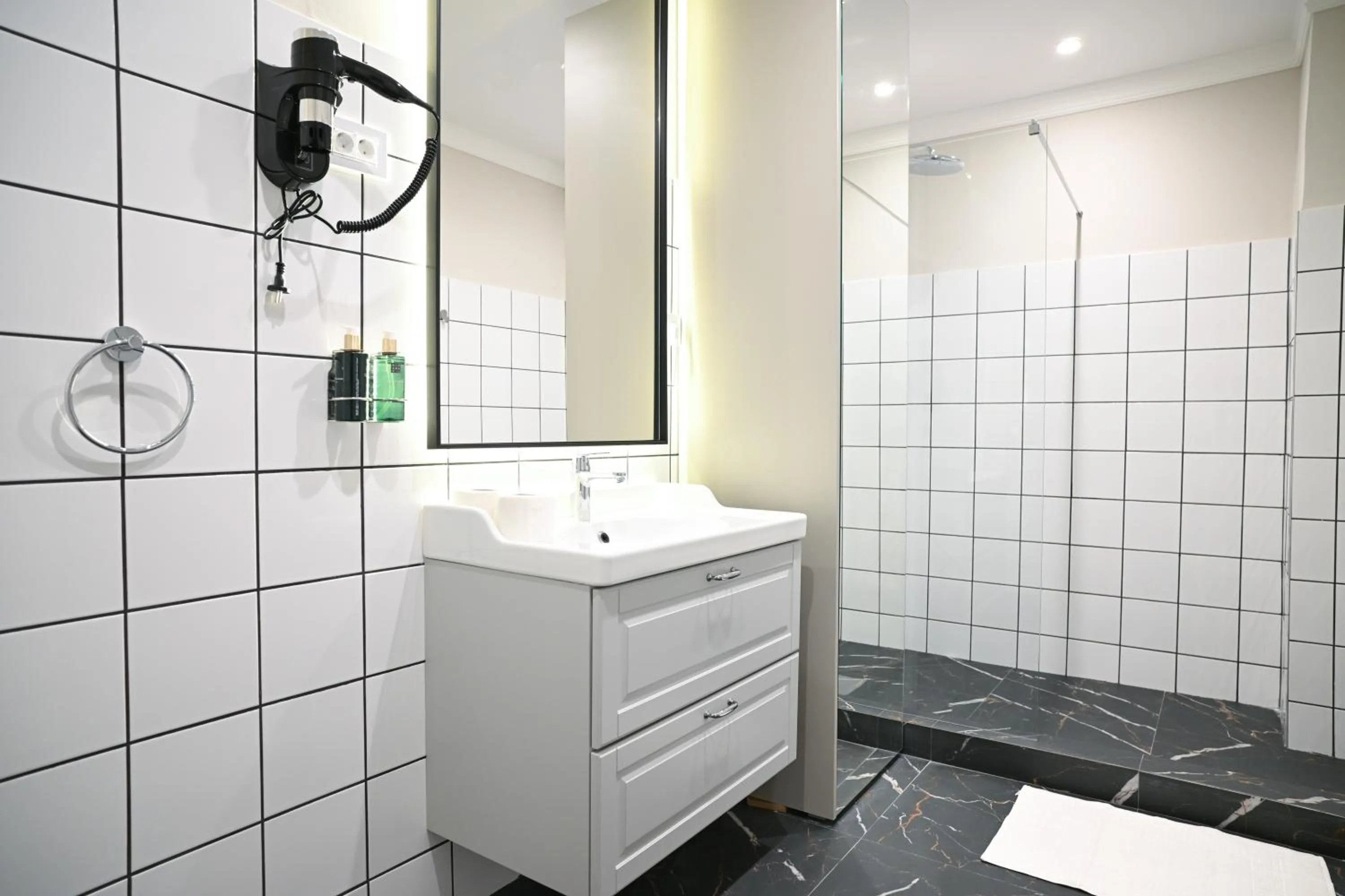 Bathroom in Black Gallo Residences