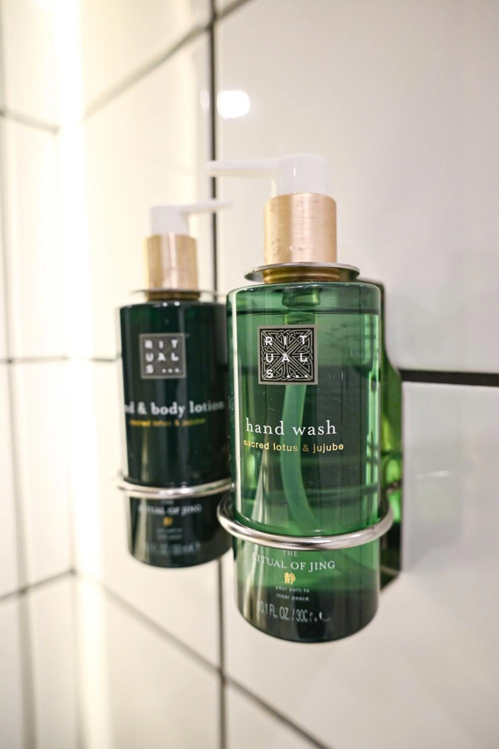 Bathroom in Black Gallo Residences