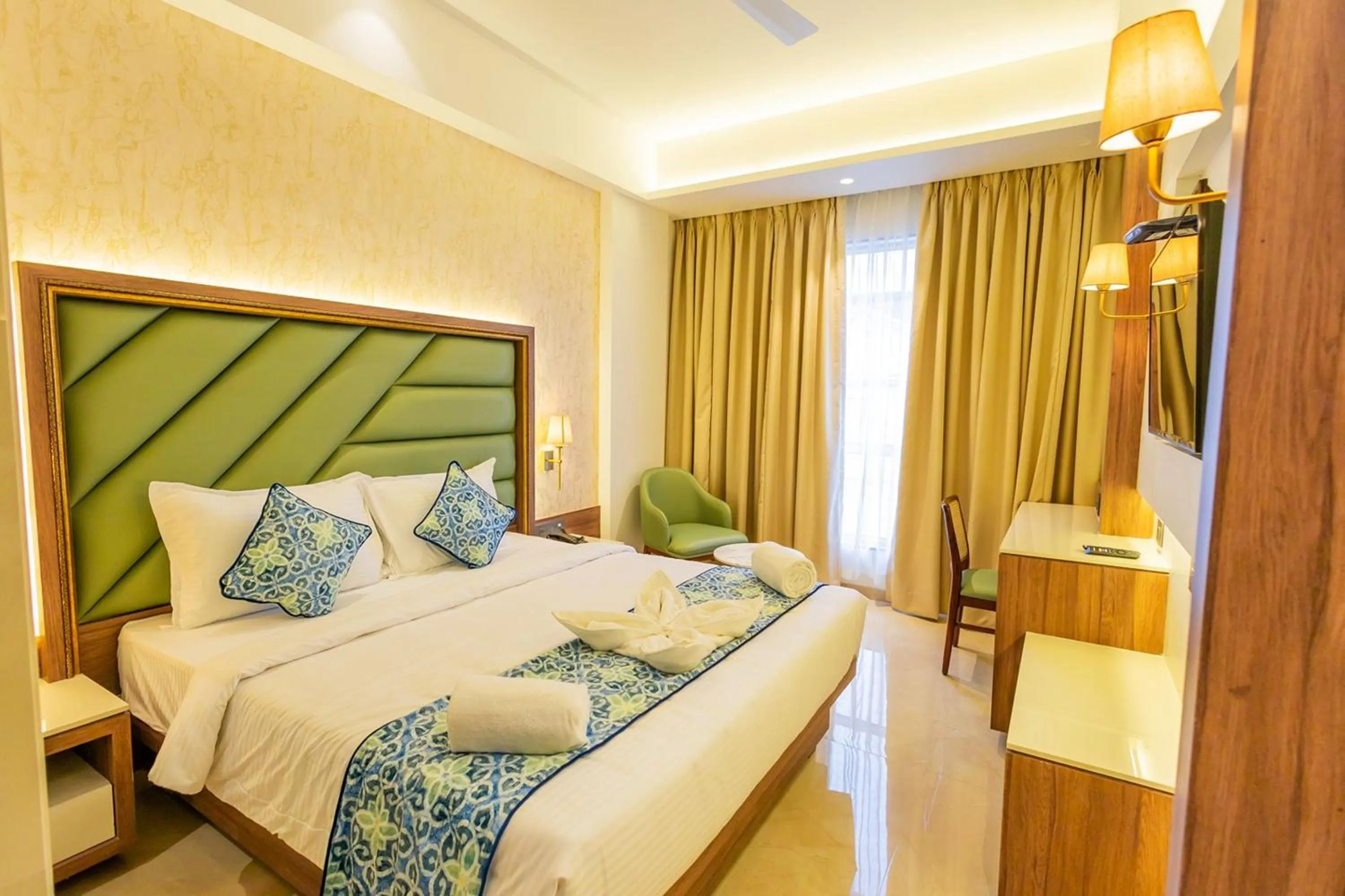 Bedroom, Bed in Shera Hotels & Banquets