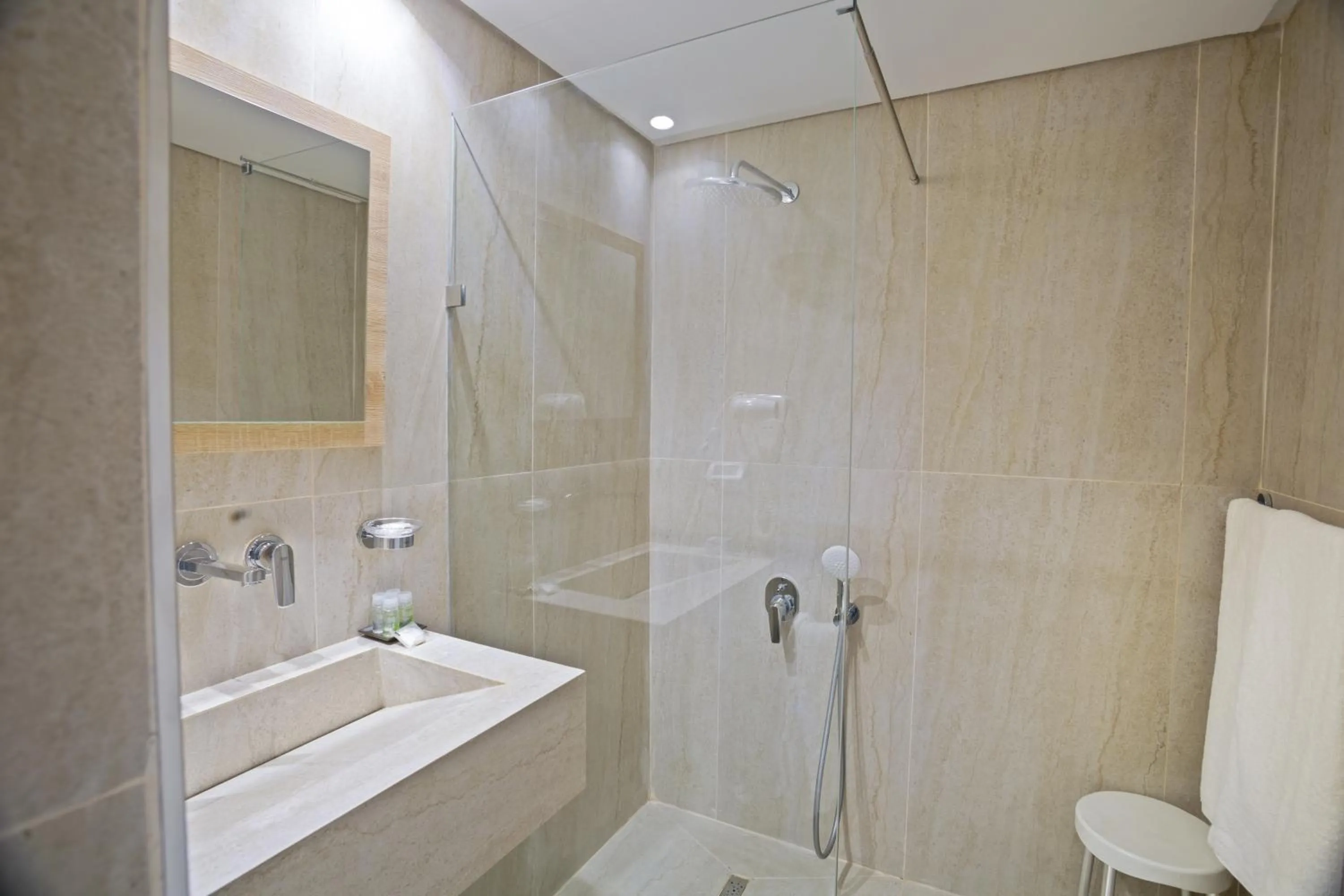 Shower in Hotel Donia Sfax