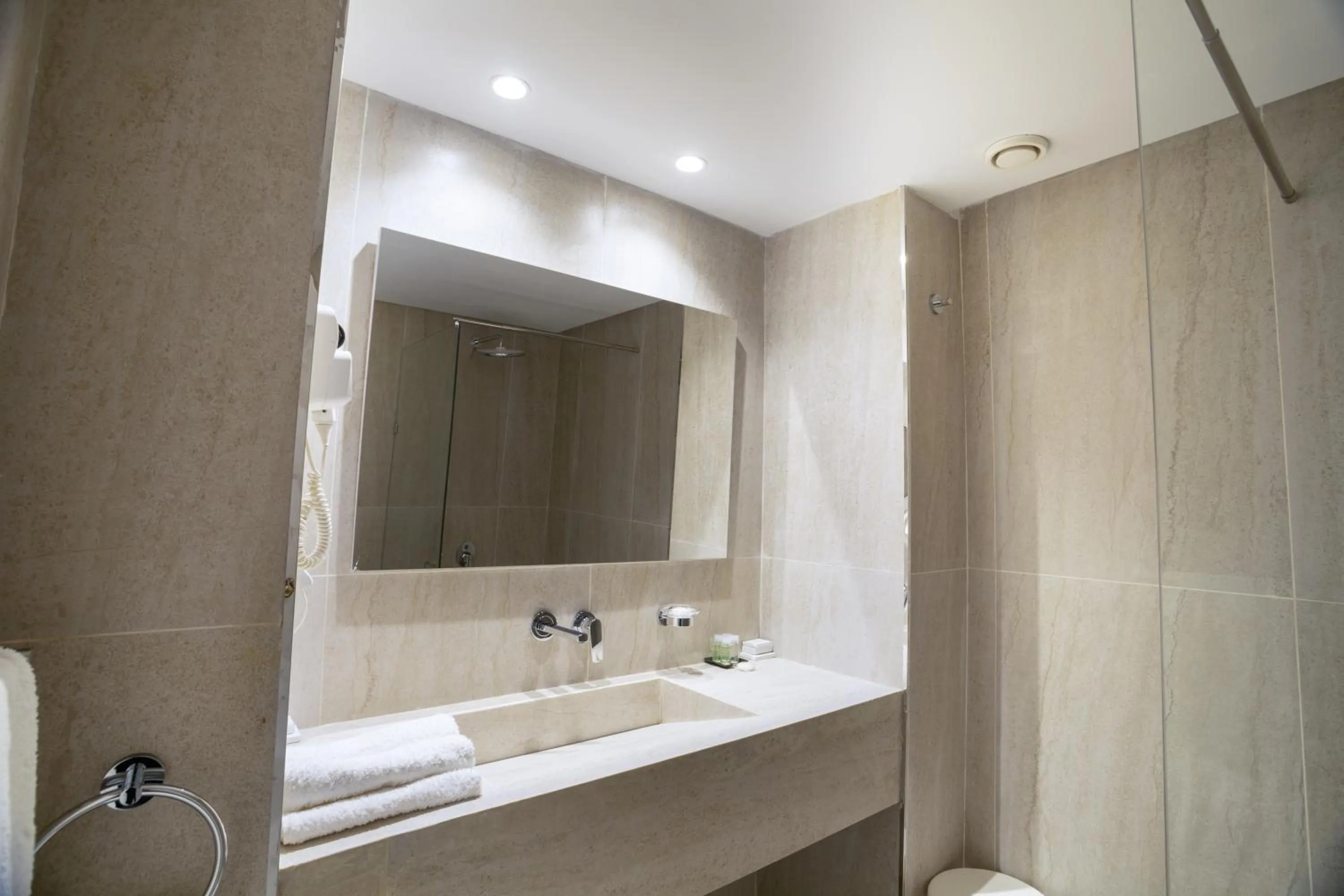 Shower in Hotel Donia Sfax