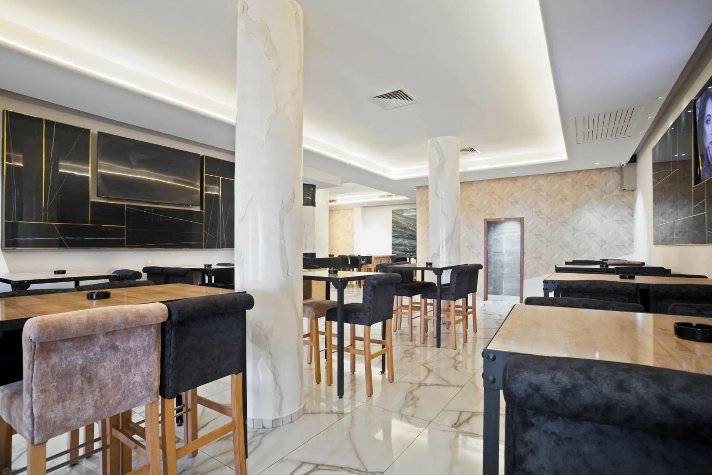 Lounge or bar in Hotel Donia Sfax