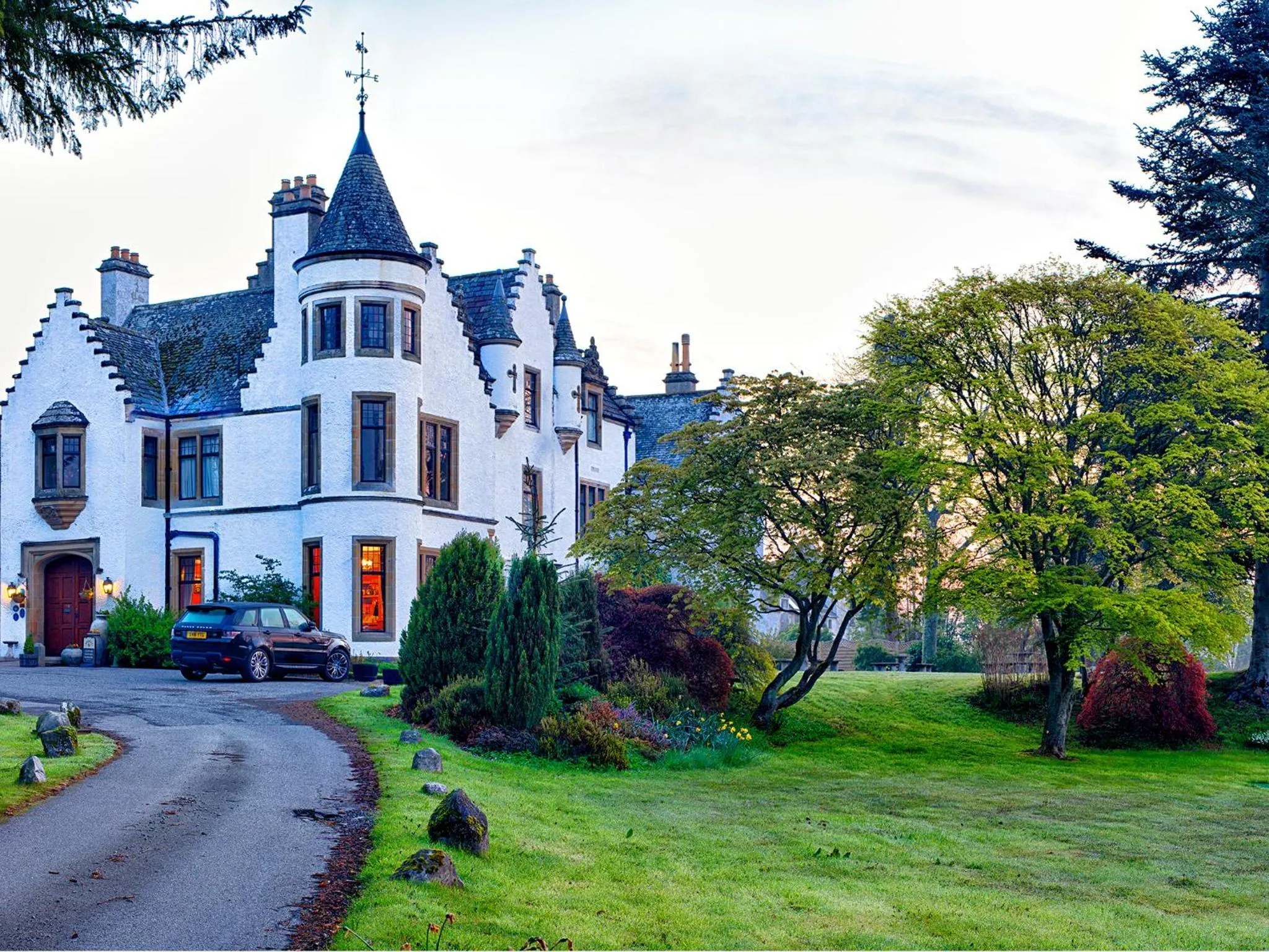 Facade/entrance in Kincraig Castle Hotel