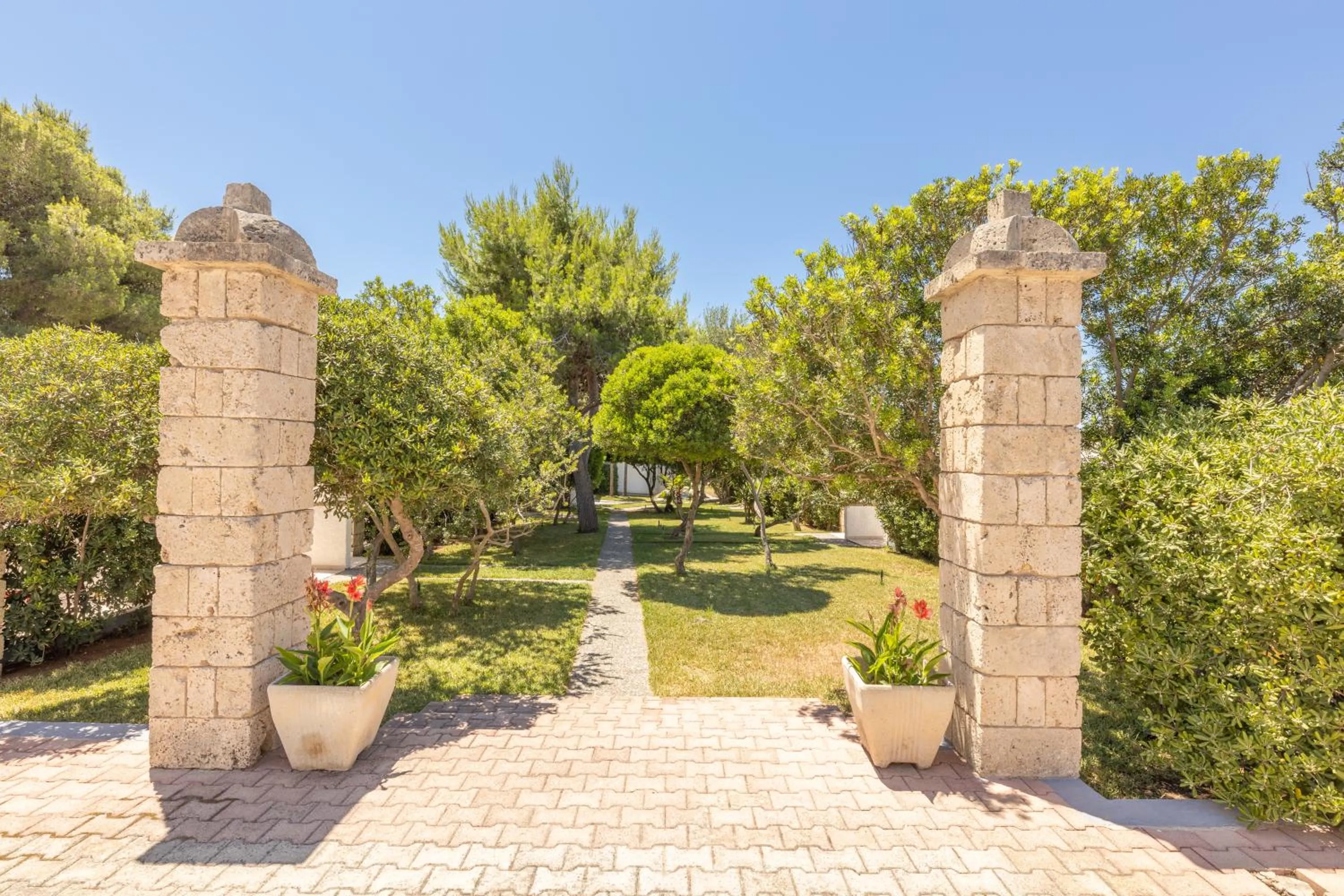 Garden view in Residence Elena