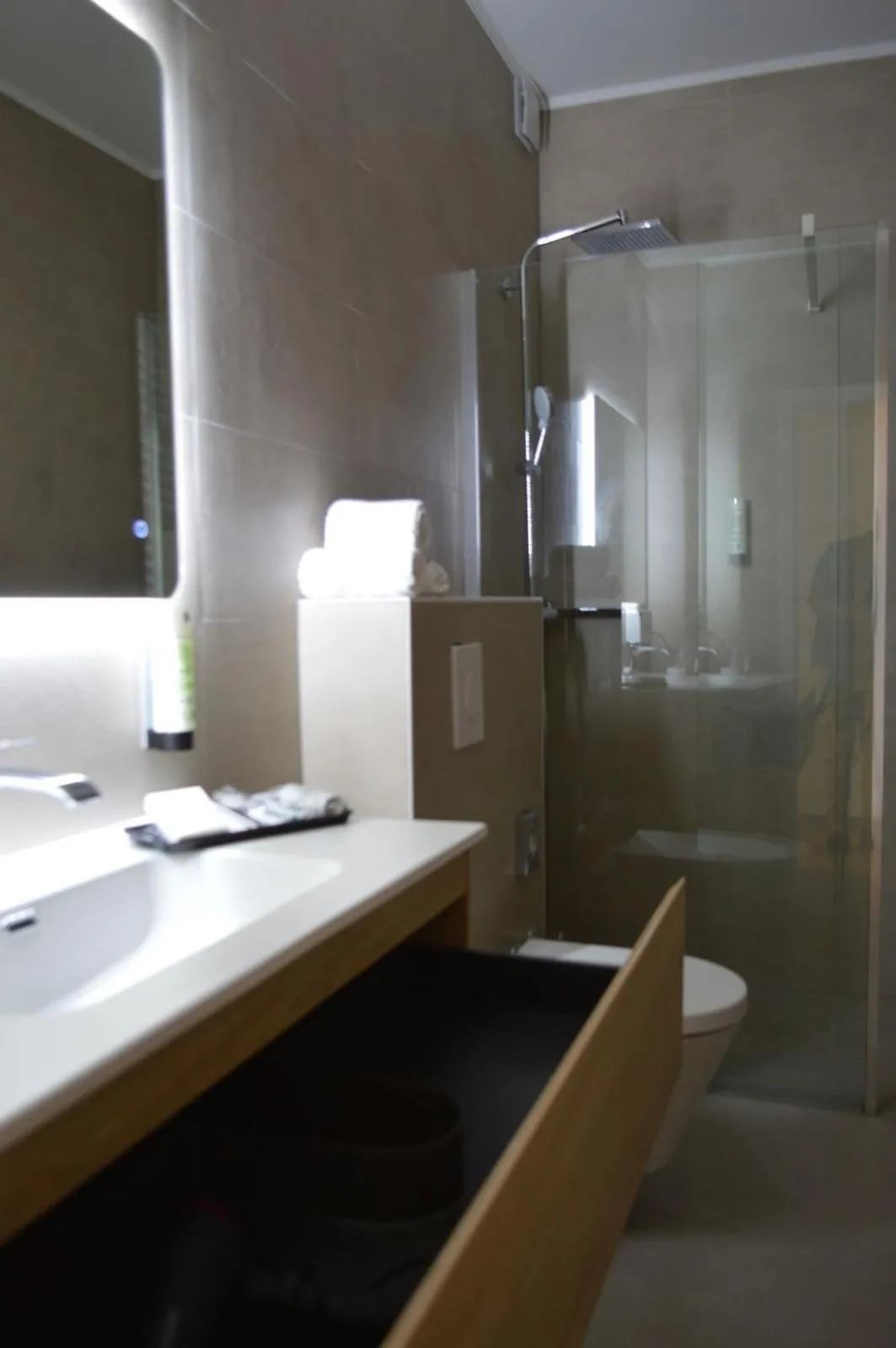 Shower in Hotel Ehnen La Moselle Luxembourg